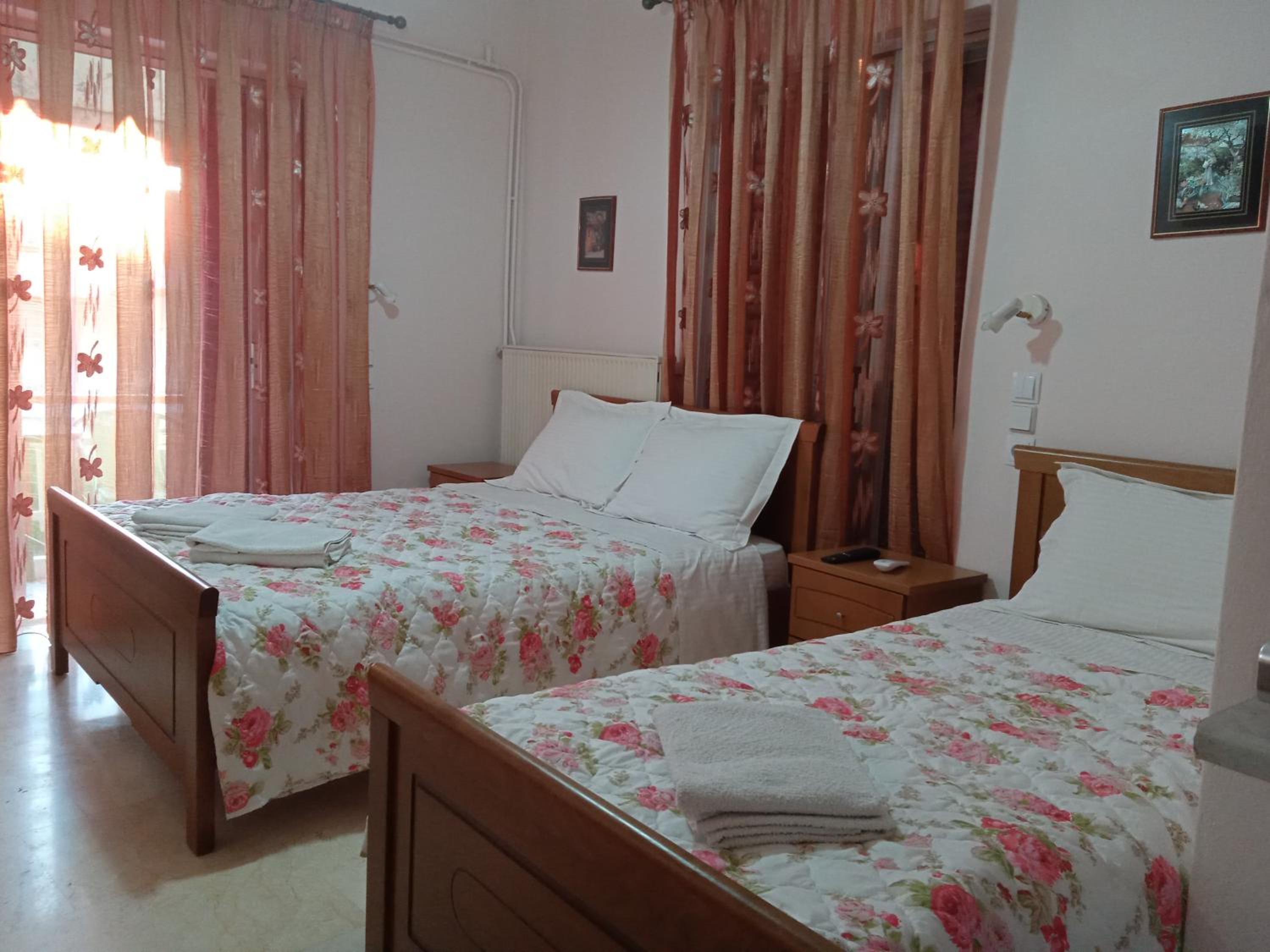 Triple Room with Terrace photo 3