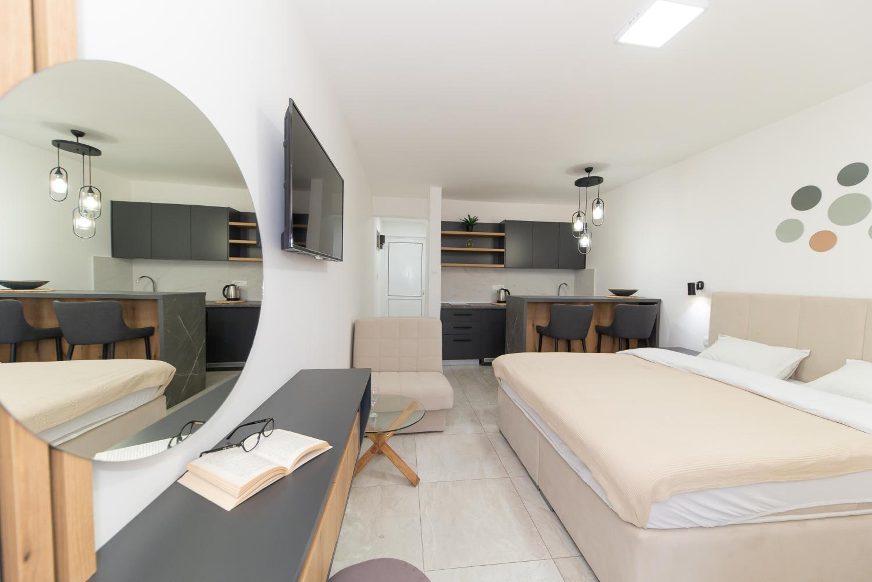 Studio Apartment photo 1