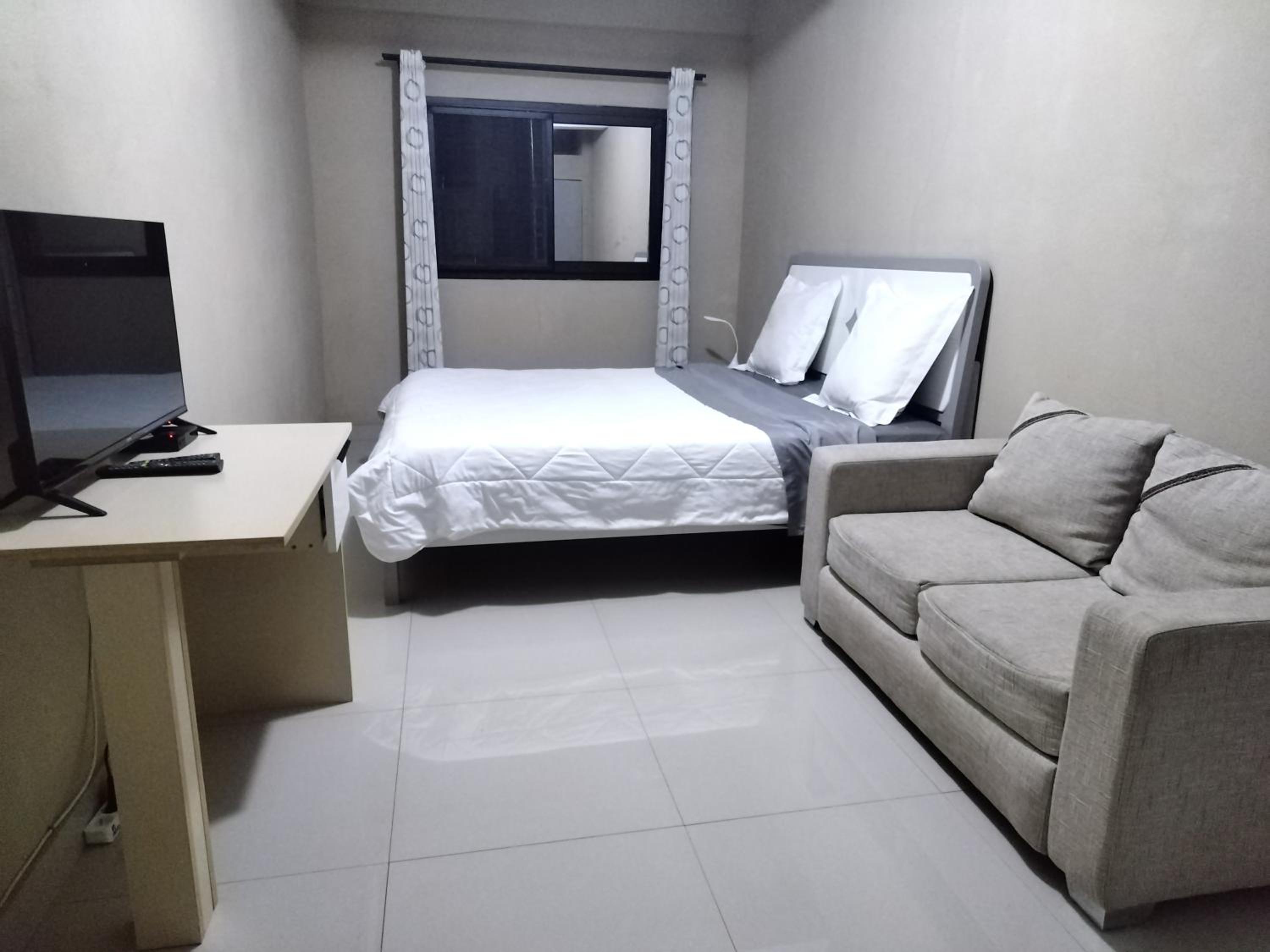 Family Two-Bedroom Apartment with View photo 3