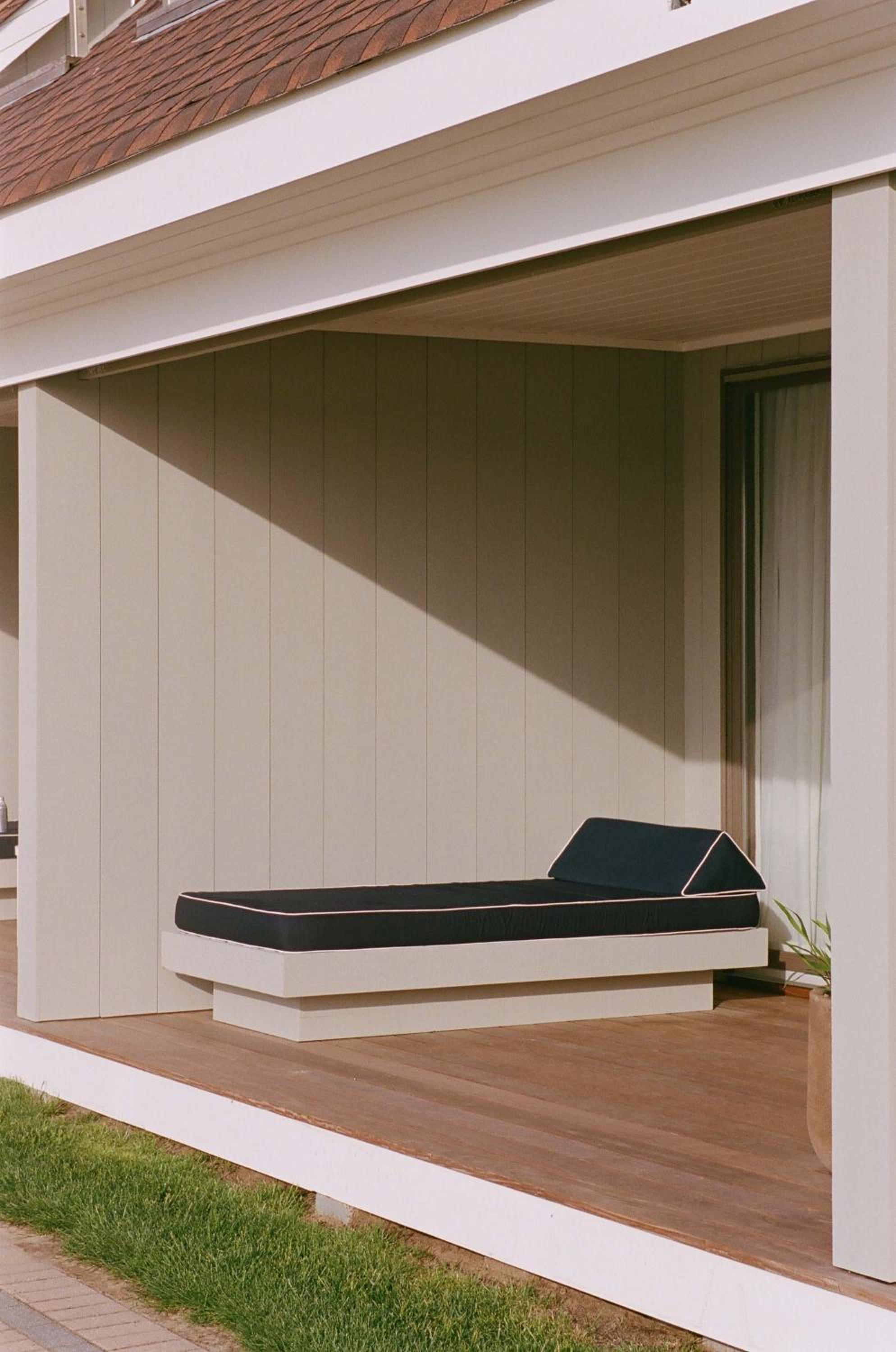 Beachfront King  - Photo 2