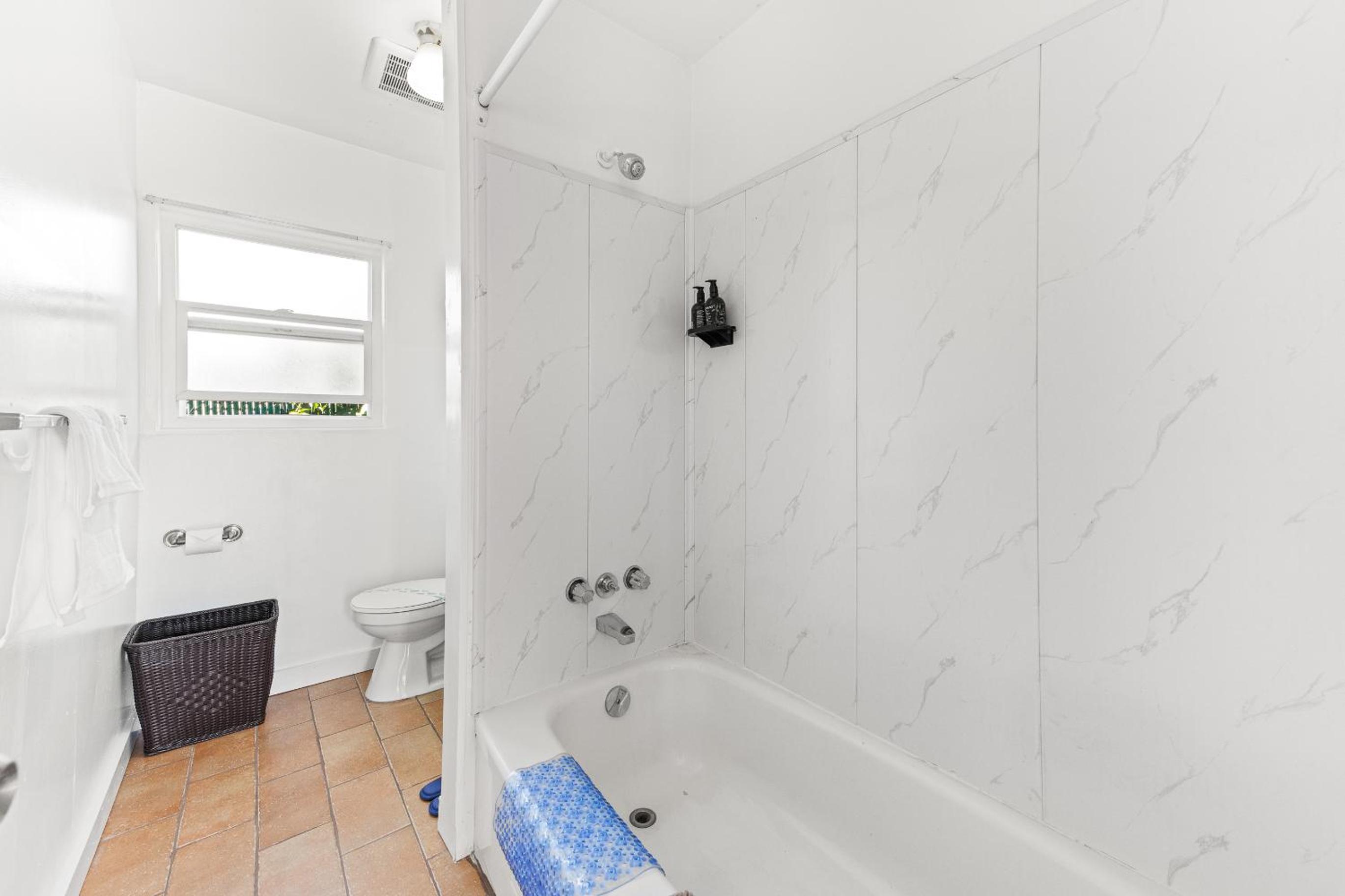 Queen Room with Two Queen Beds-full kitchen photo 3