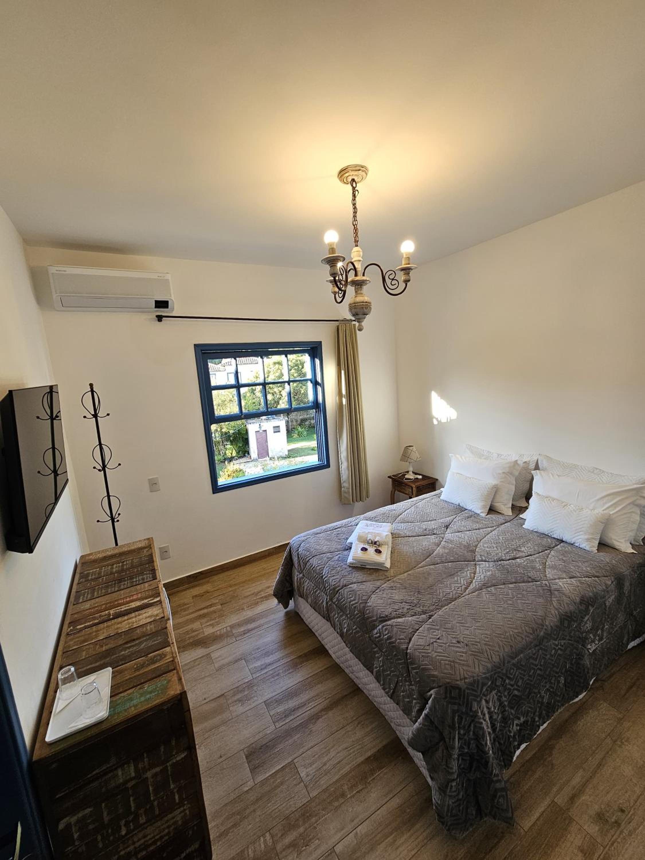 Queen Room photo 1