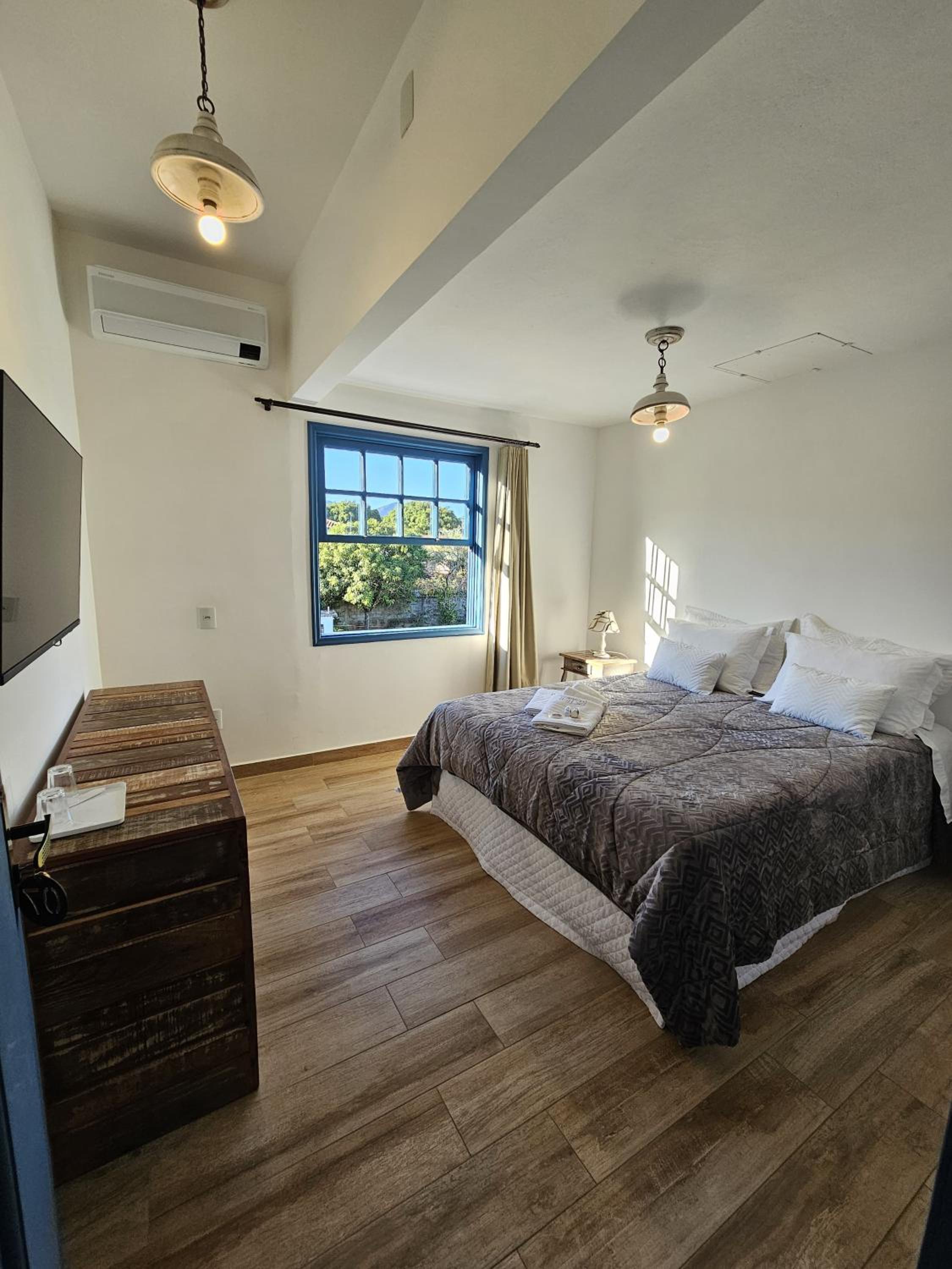 Queen Room photo 1