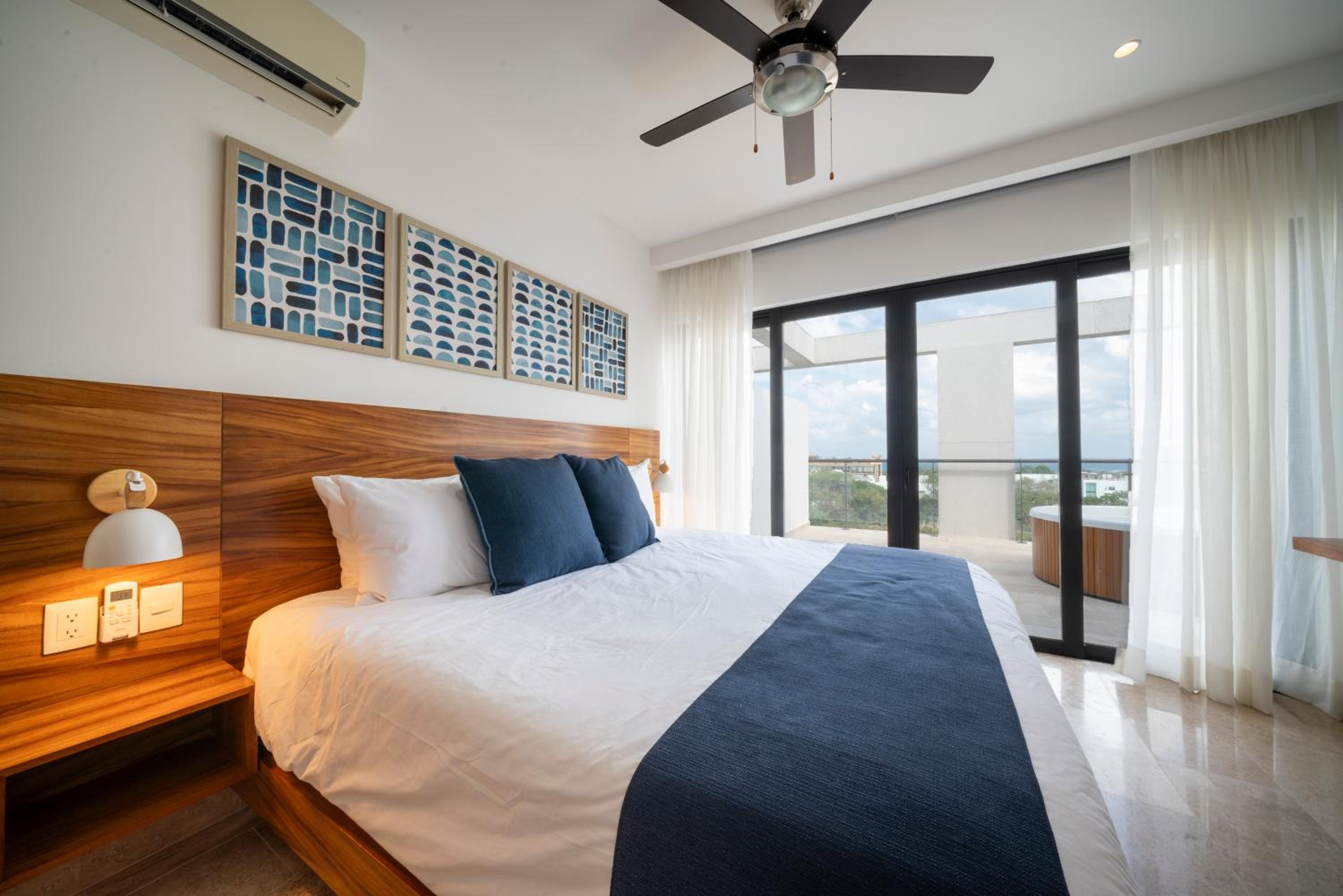 Two-Bedroom Apartment With Balcony And Sea View