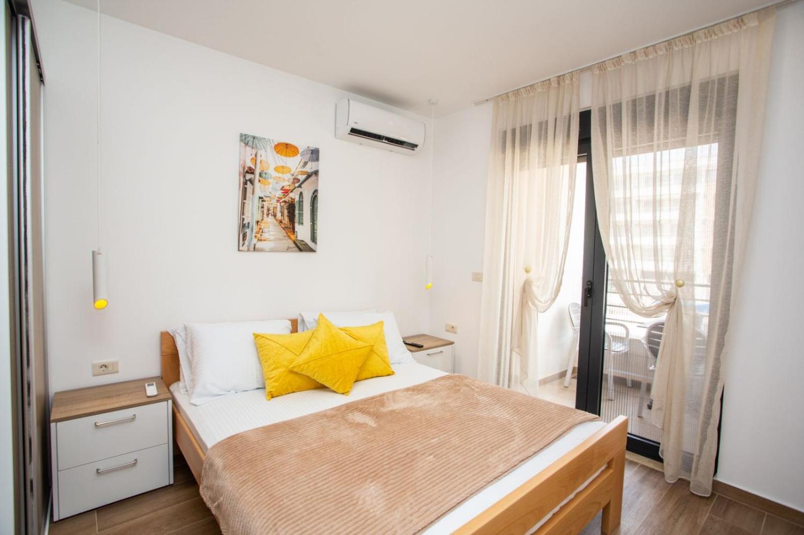 One-Bedroom Apartment with Balcony photo 3