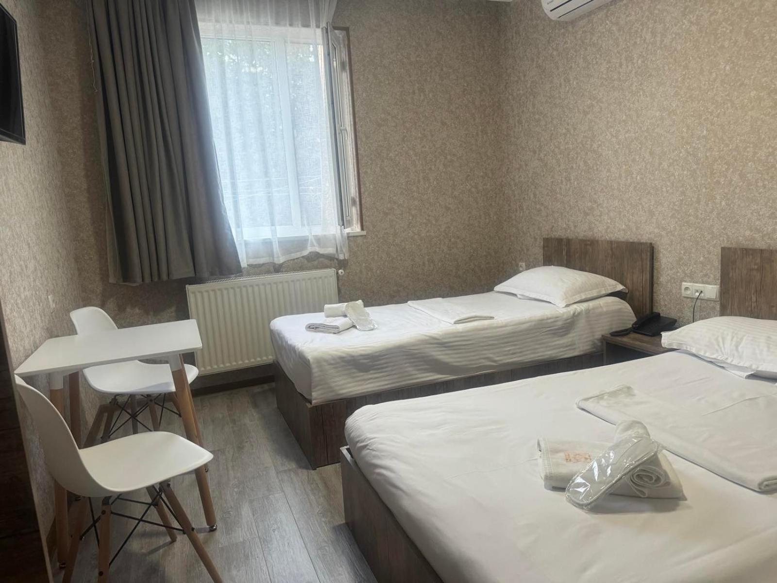 Twin Room - Photo 4