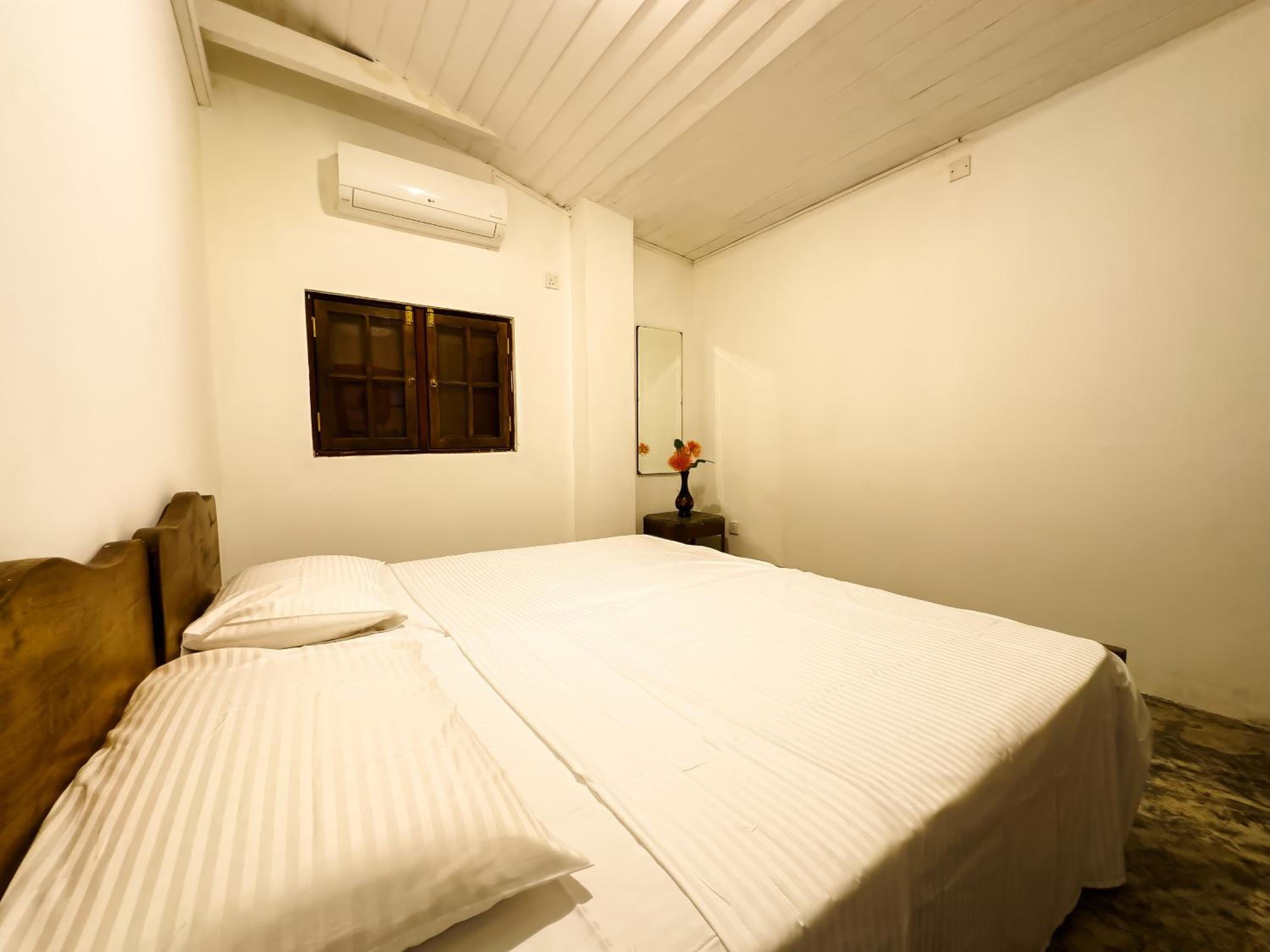 Double or Twin Room - Photo 7
