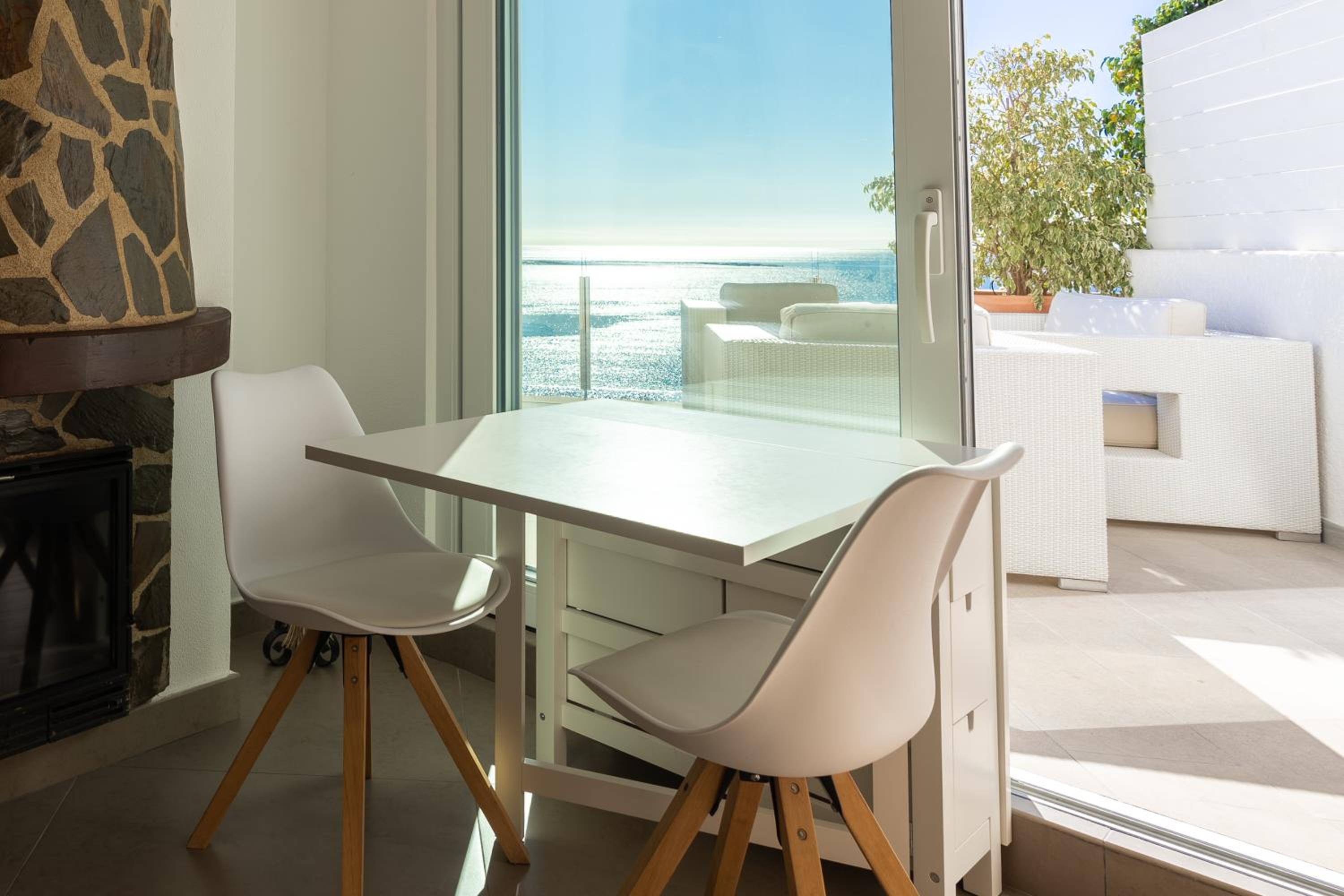 Deluxe Bungalow with Sea View - Photo 13