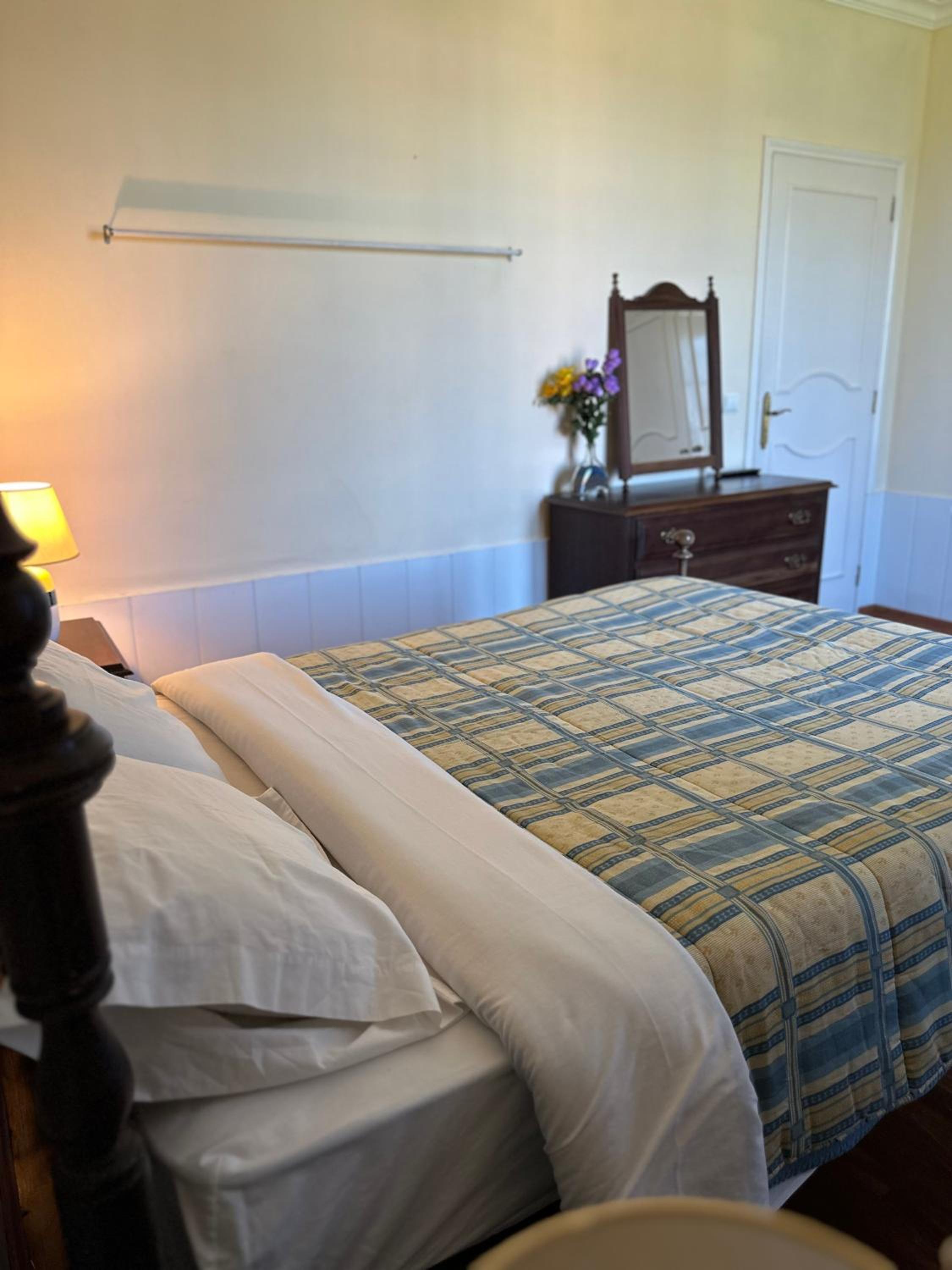 Double Room with Private External Bathroom - Photo 2