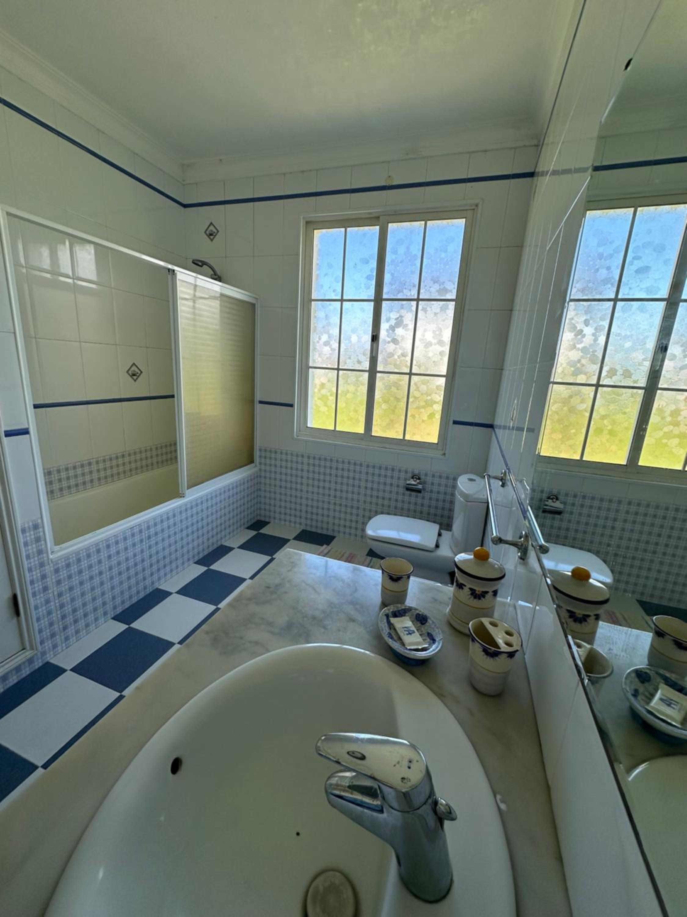 Double Room with Private External Bathroom - Photo 6