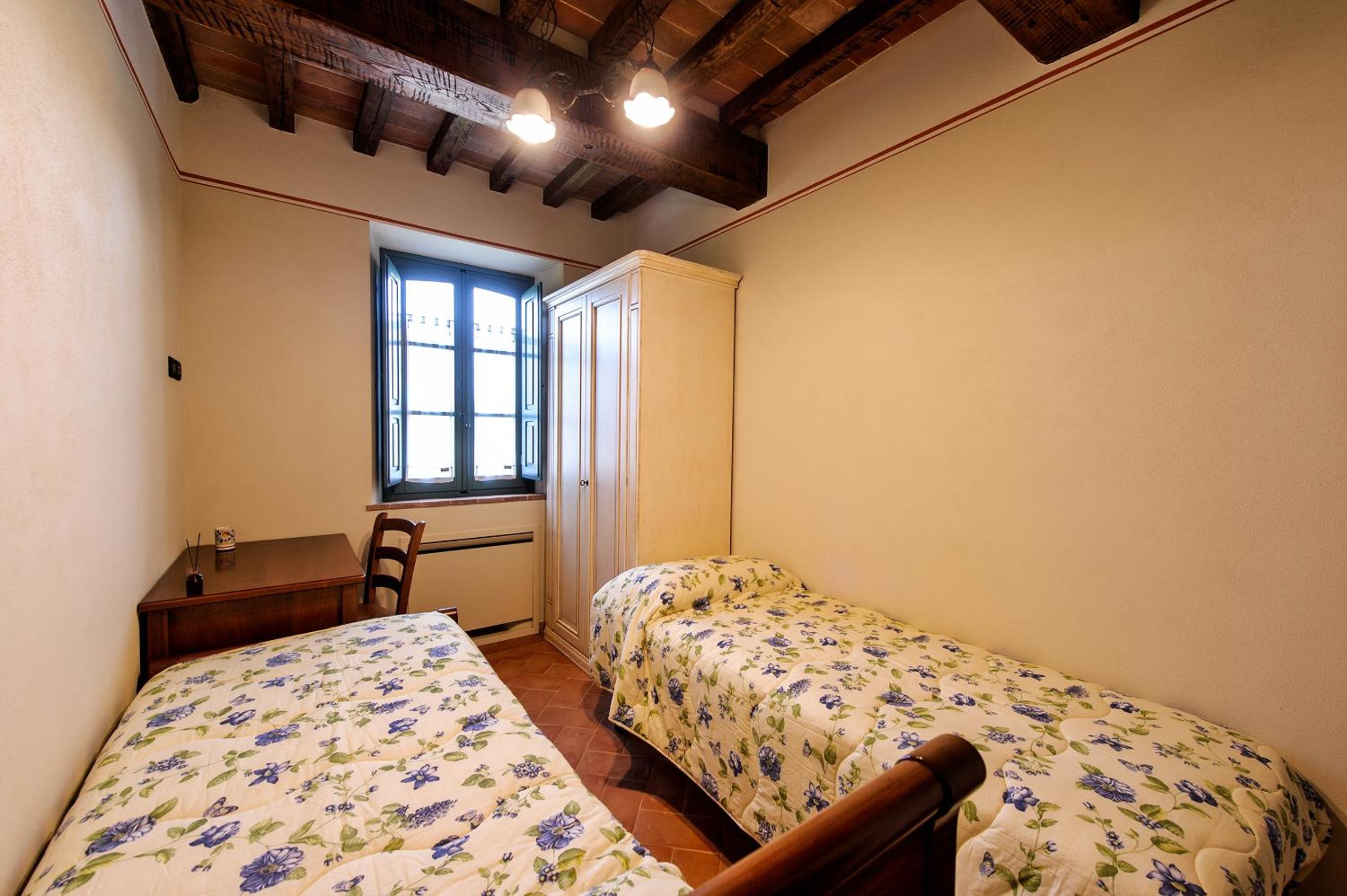 Superior Two-Bedroom Apartment - Photo 11