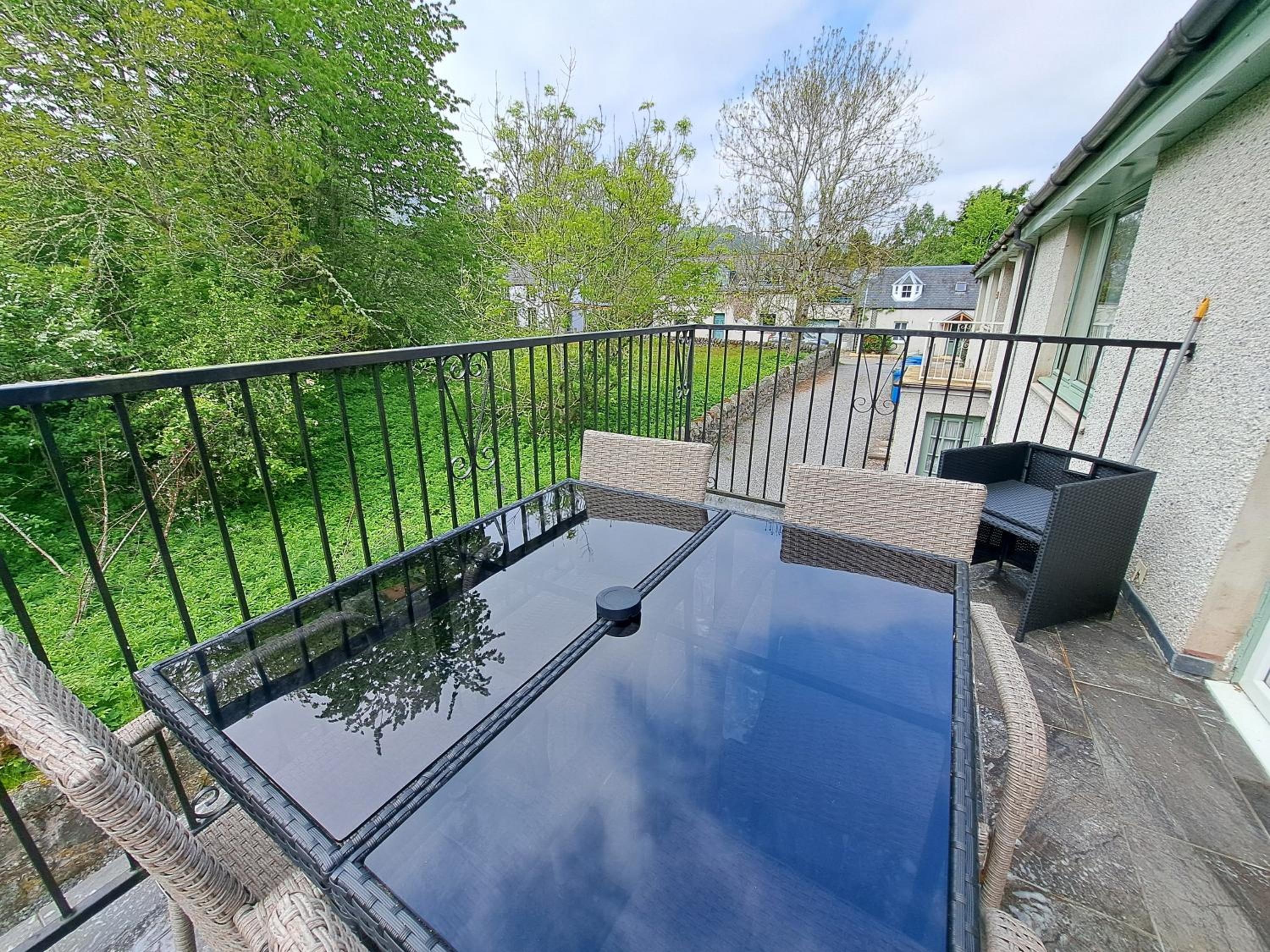 Apartment with Terrace - Photo 3