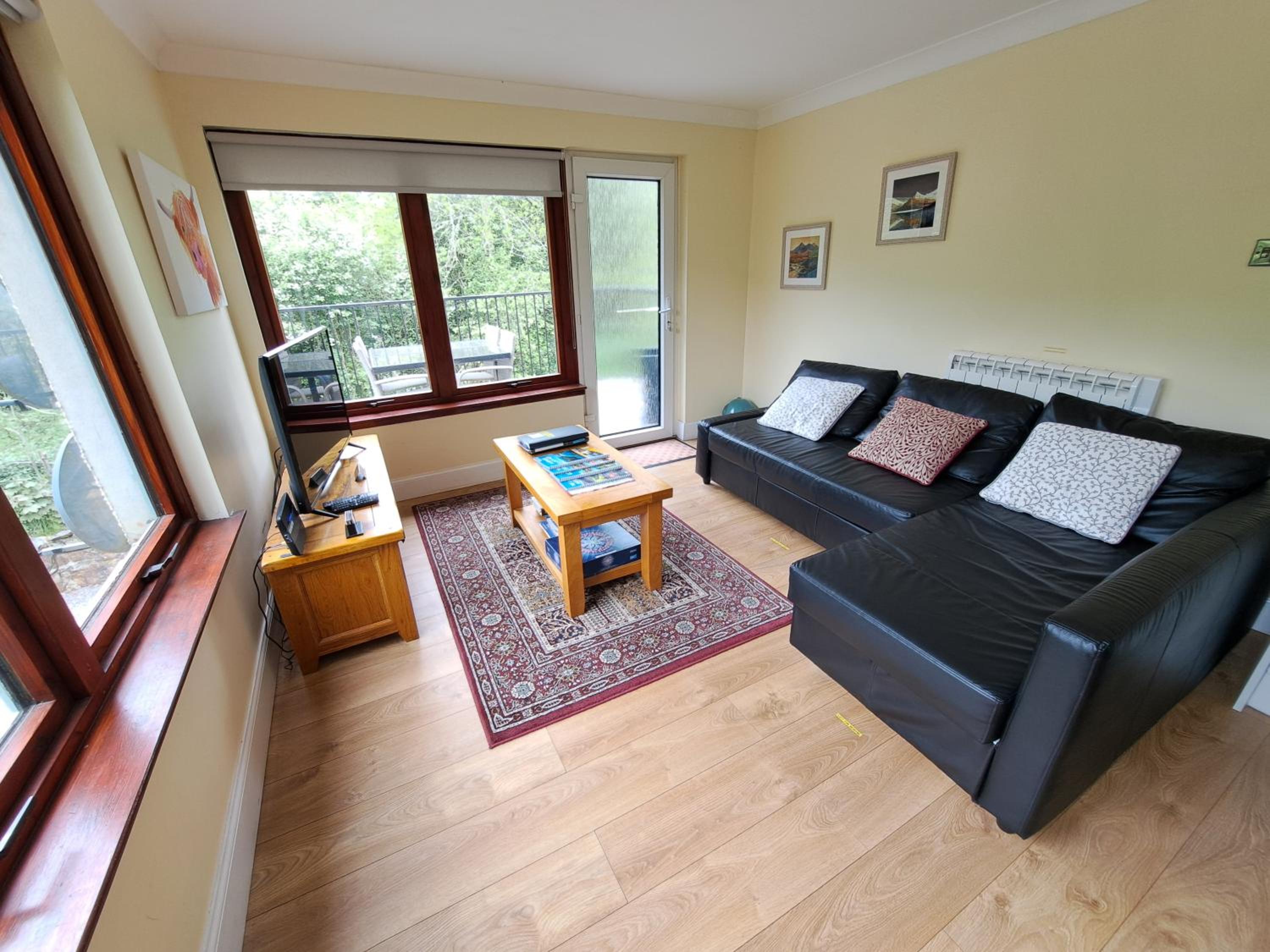 Apartment with Terrace - Photo 7