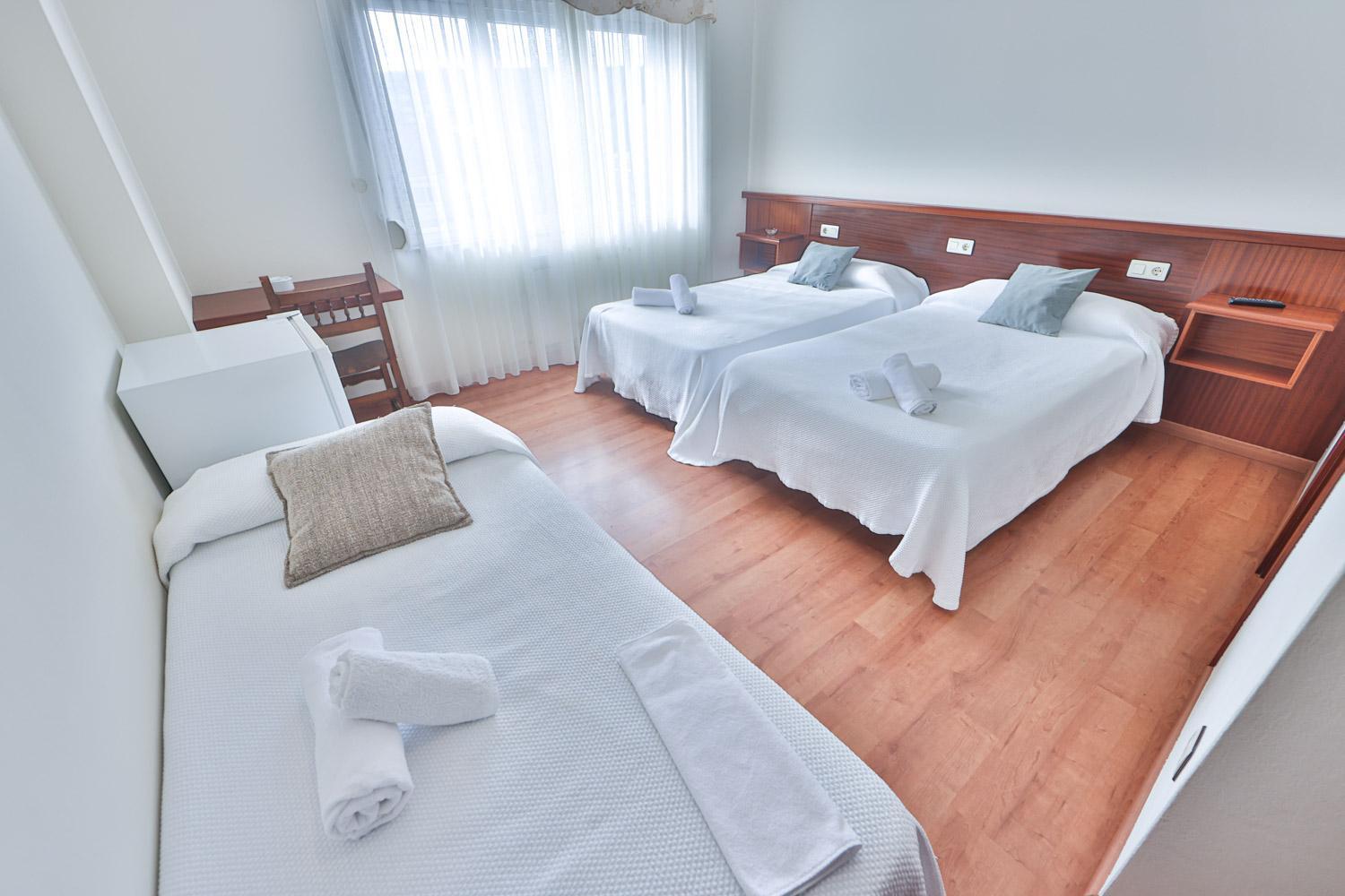 Habitación Triple con Baño Privado