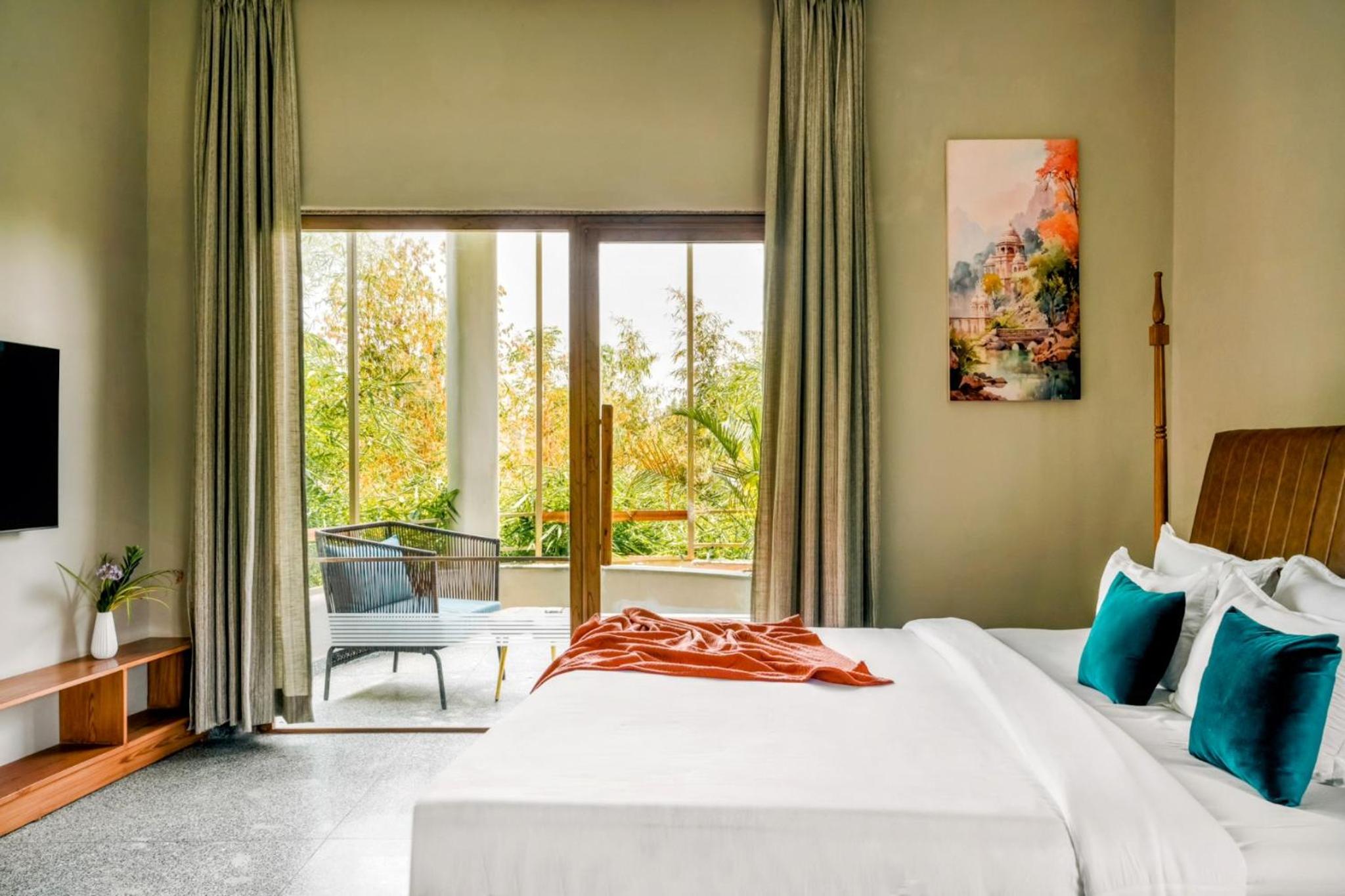 Superior Suite - Photo 8