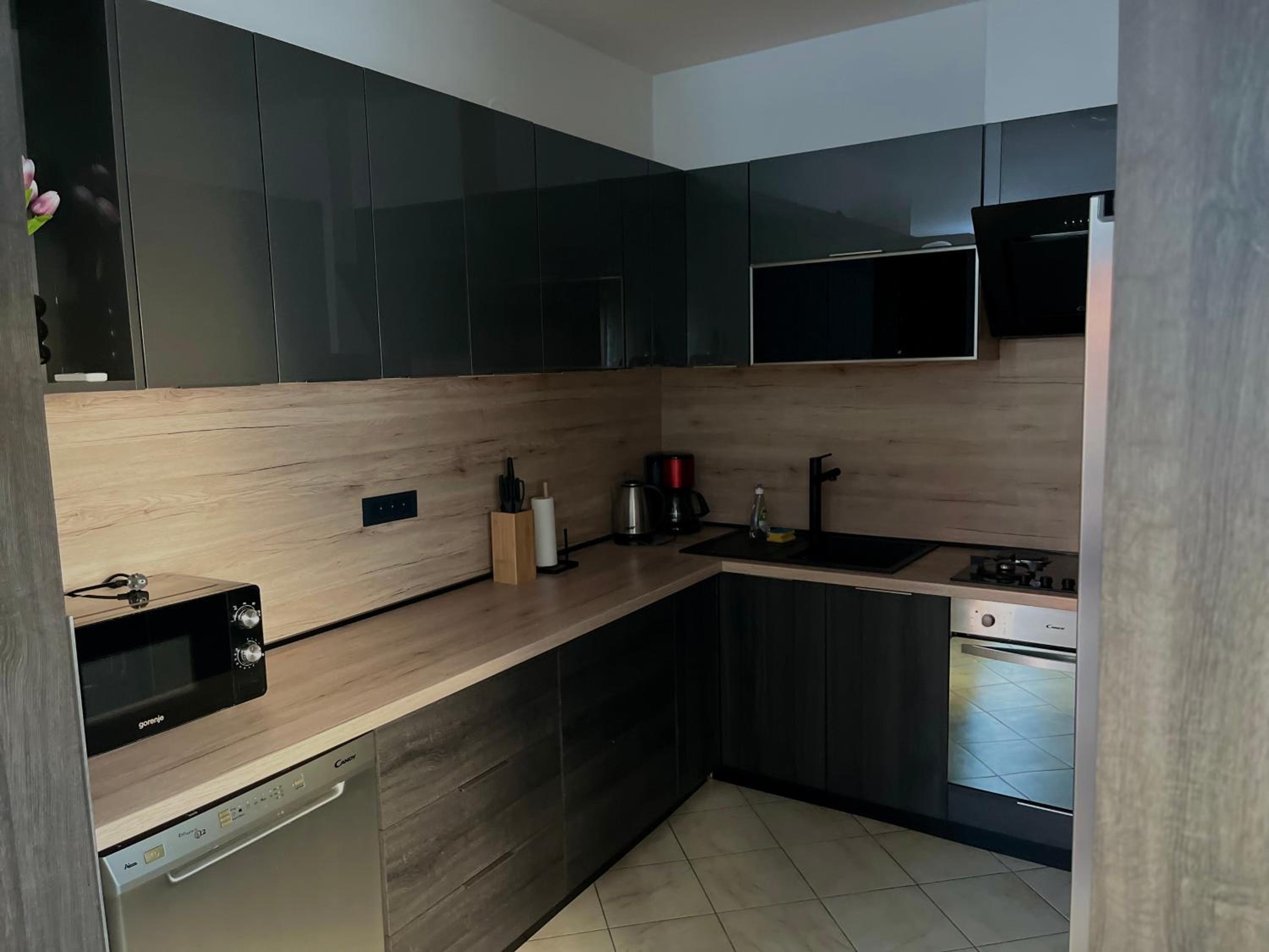 Apartment with Sea View - Photo 6