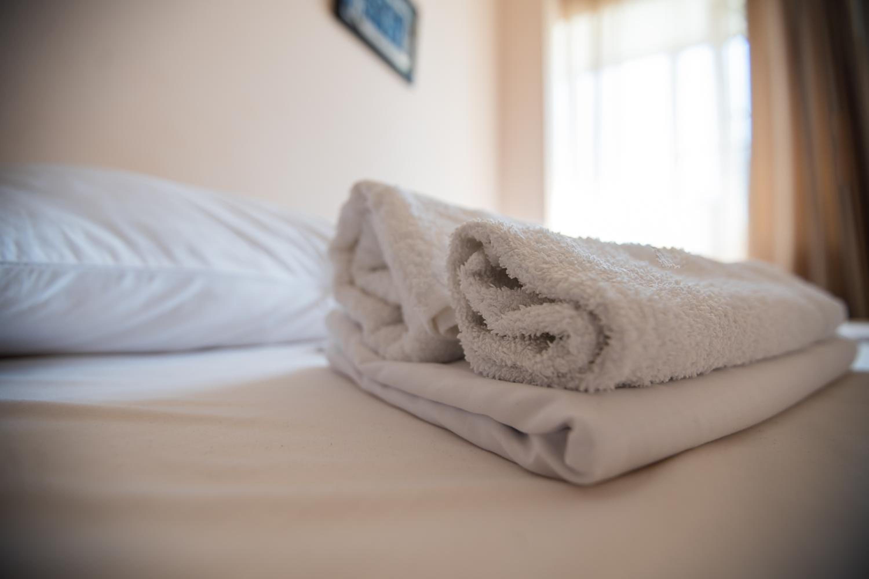 Deluxe Double Room (2 Adults + 1 Child) photo 2
