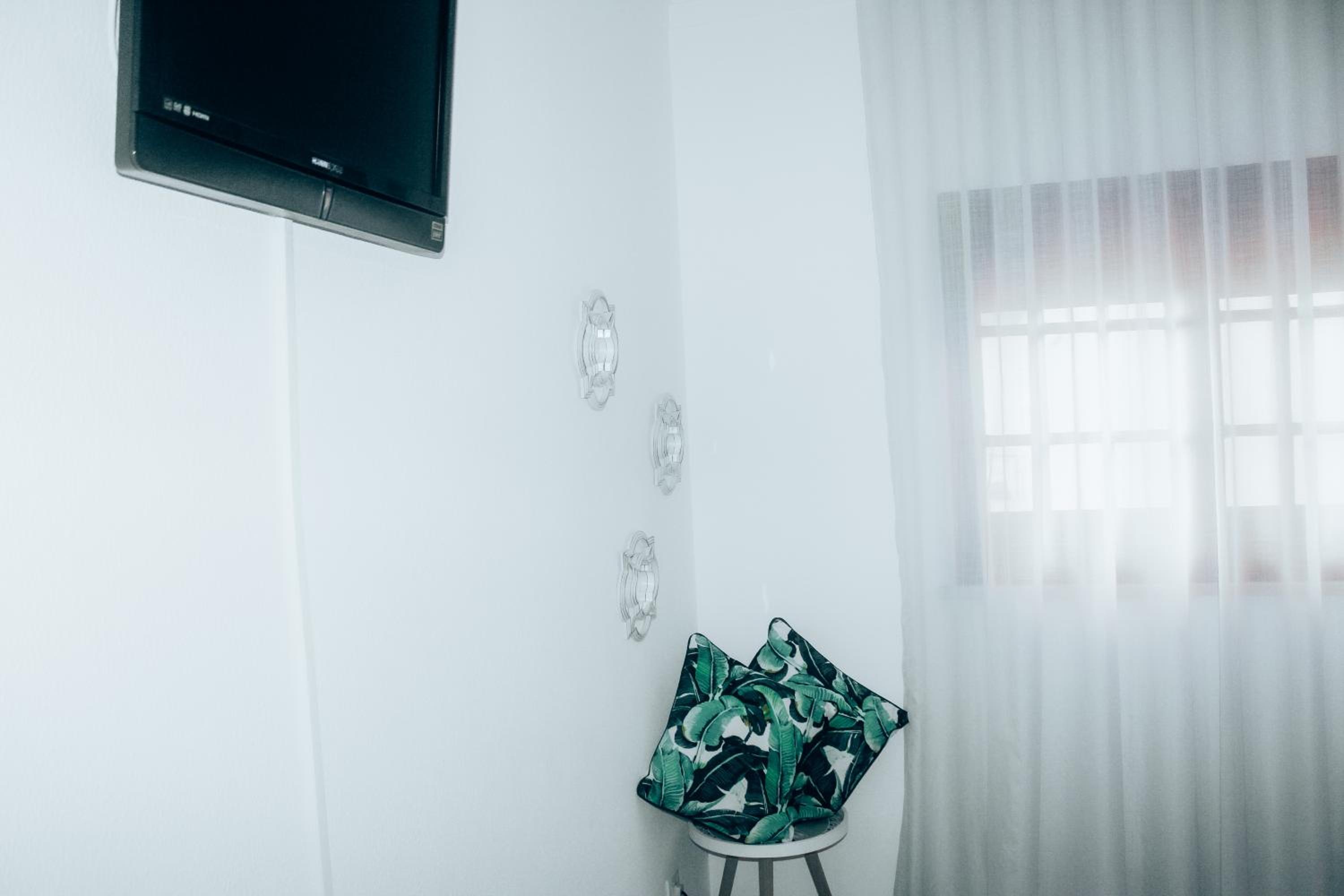 Two-Bedroom Apartment - Photo 24
