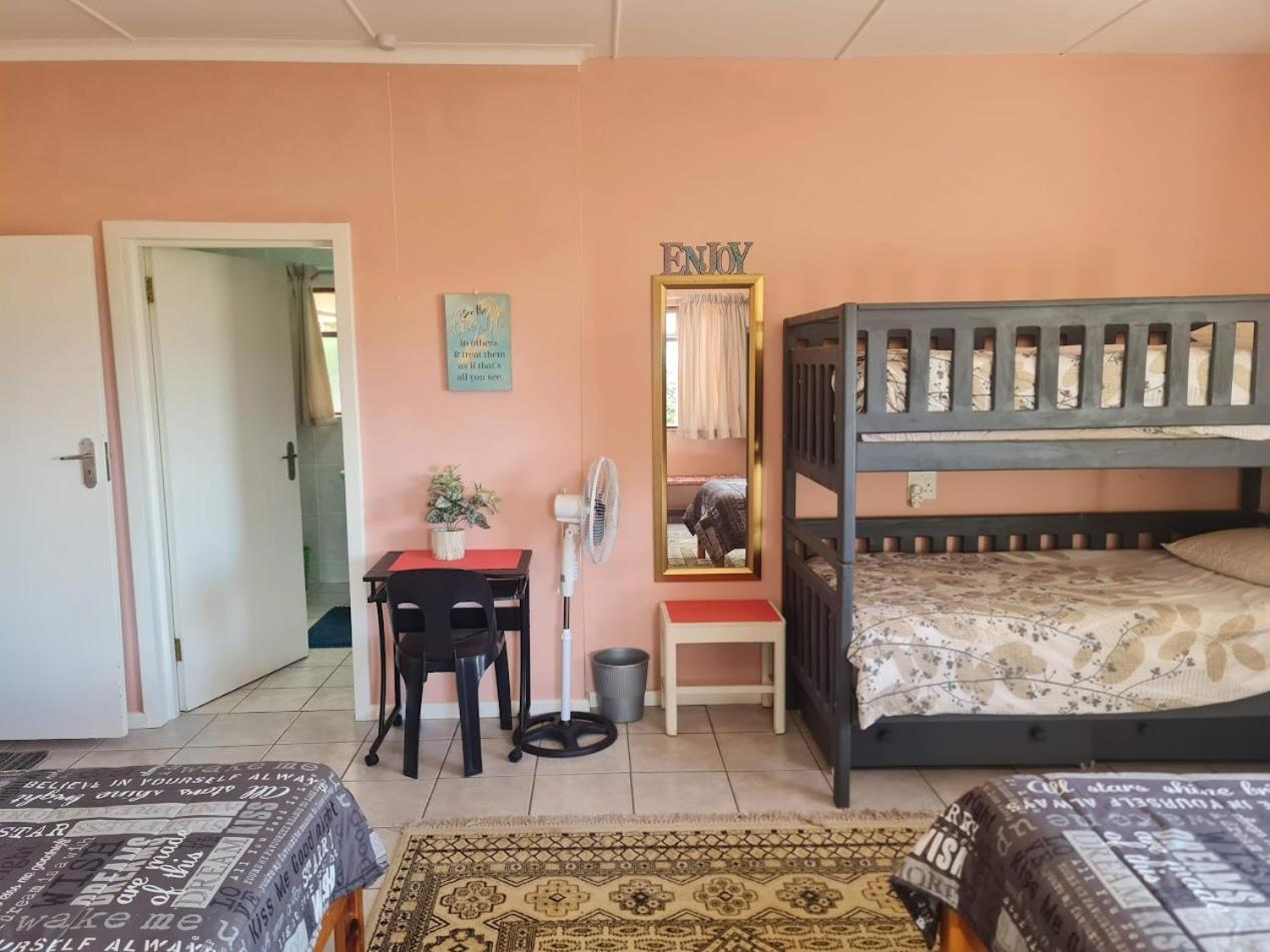 Family Room With Private Bathroom photo 1