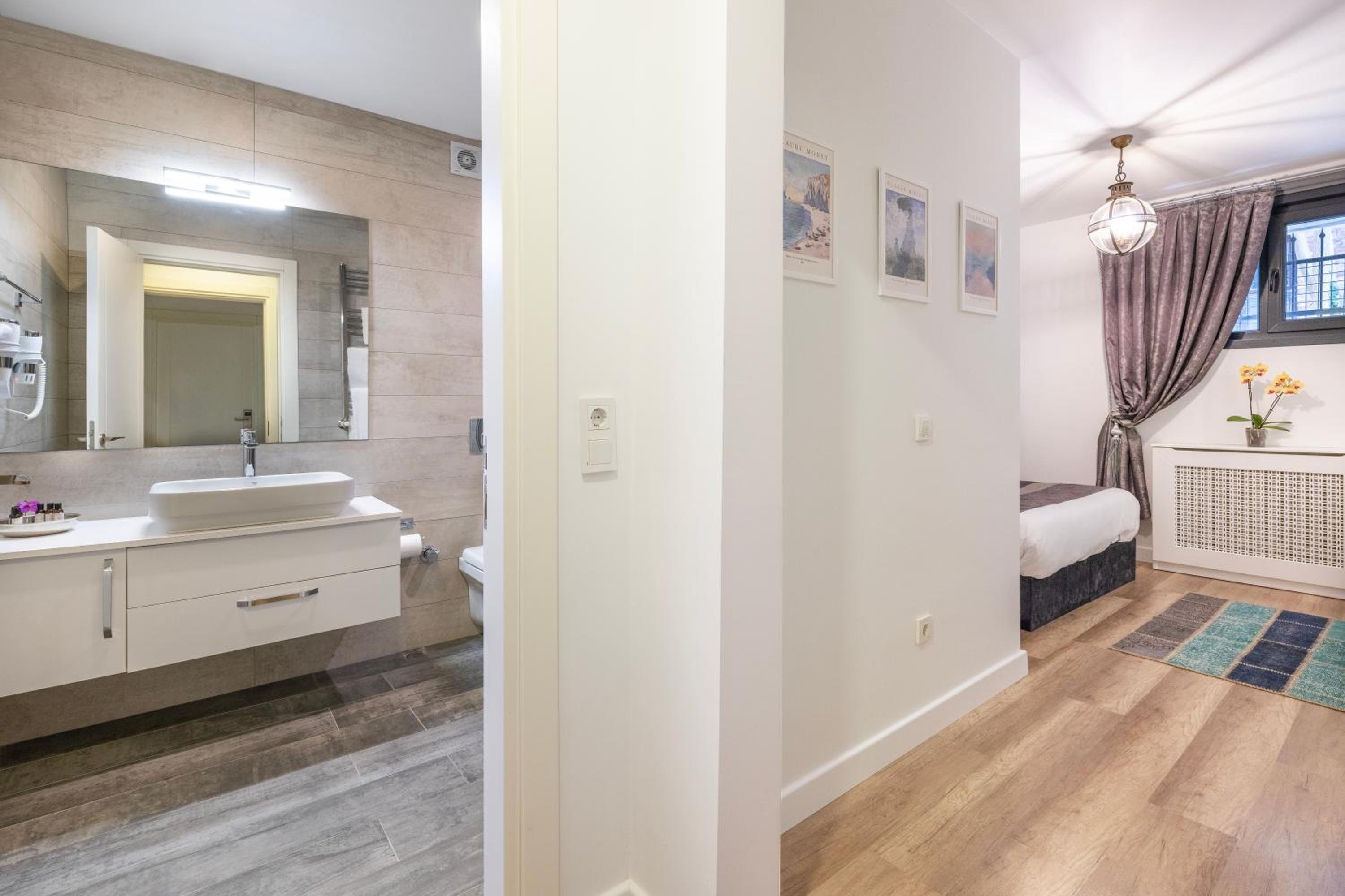 Standard Double Room photo 1