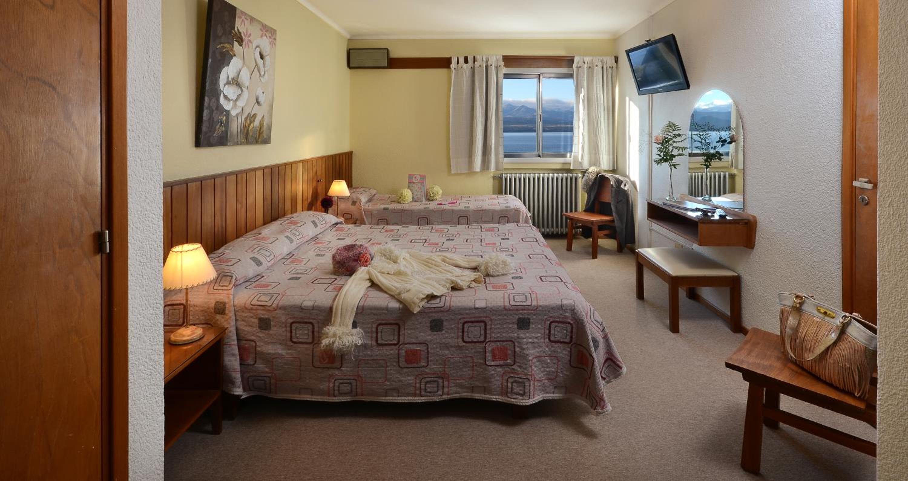 Triple Room with Lake View