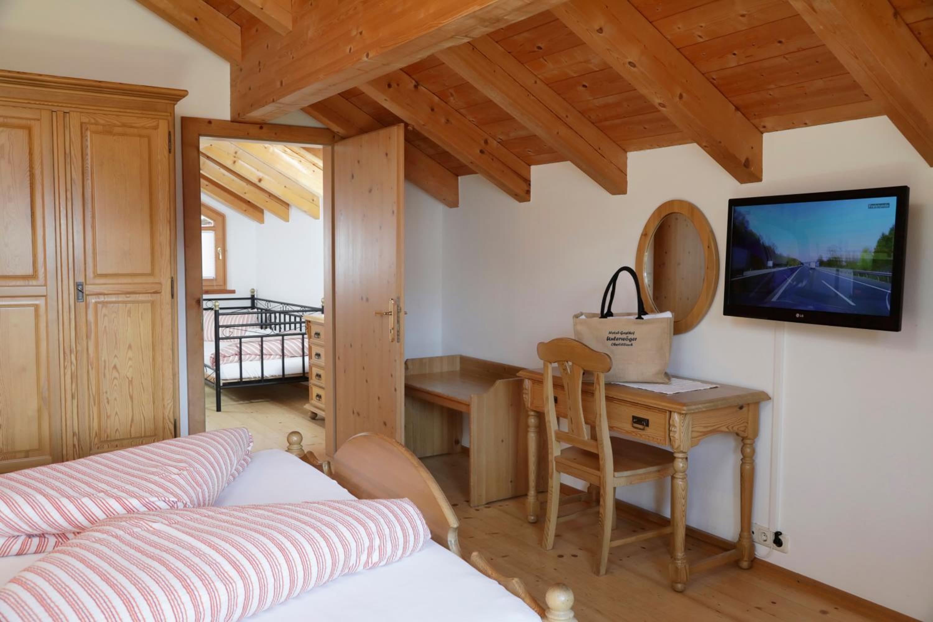 Double Room with Balcony - Photo 2