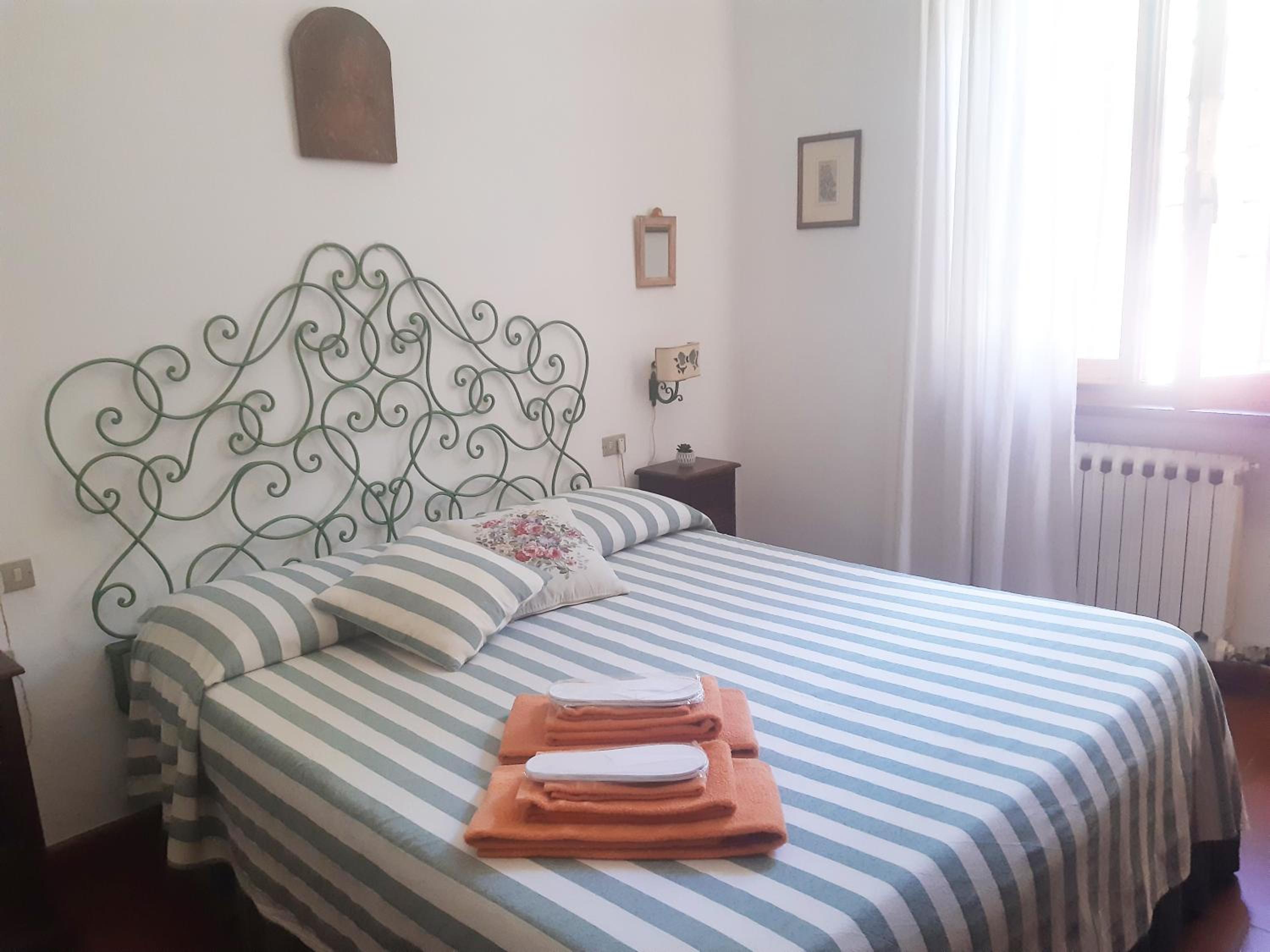 Double Room with Private Bathroom photo 3