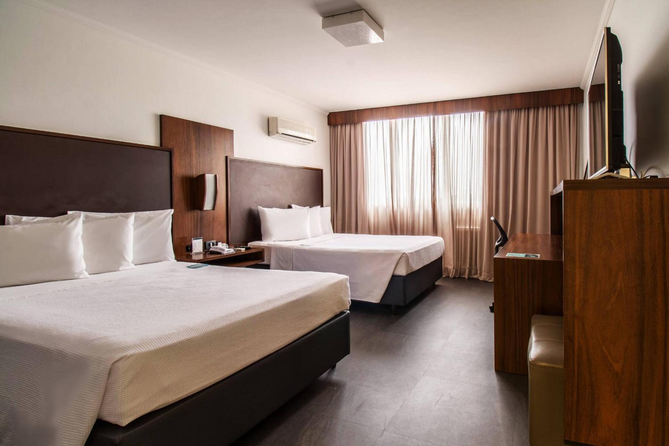 Deluxe Double Room with Two Double Beds photo 3