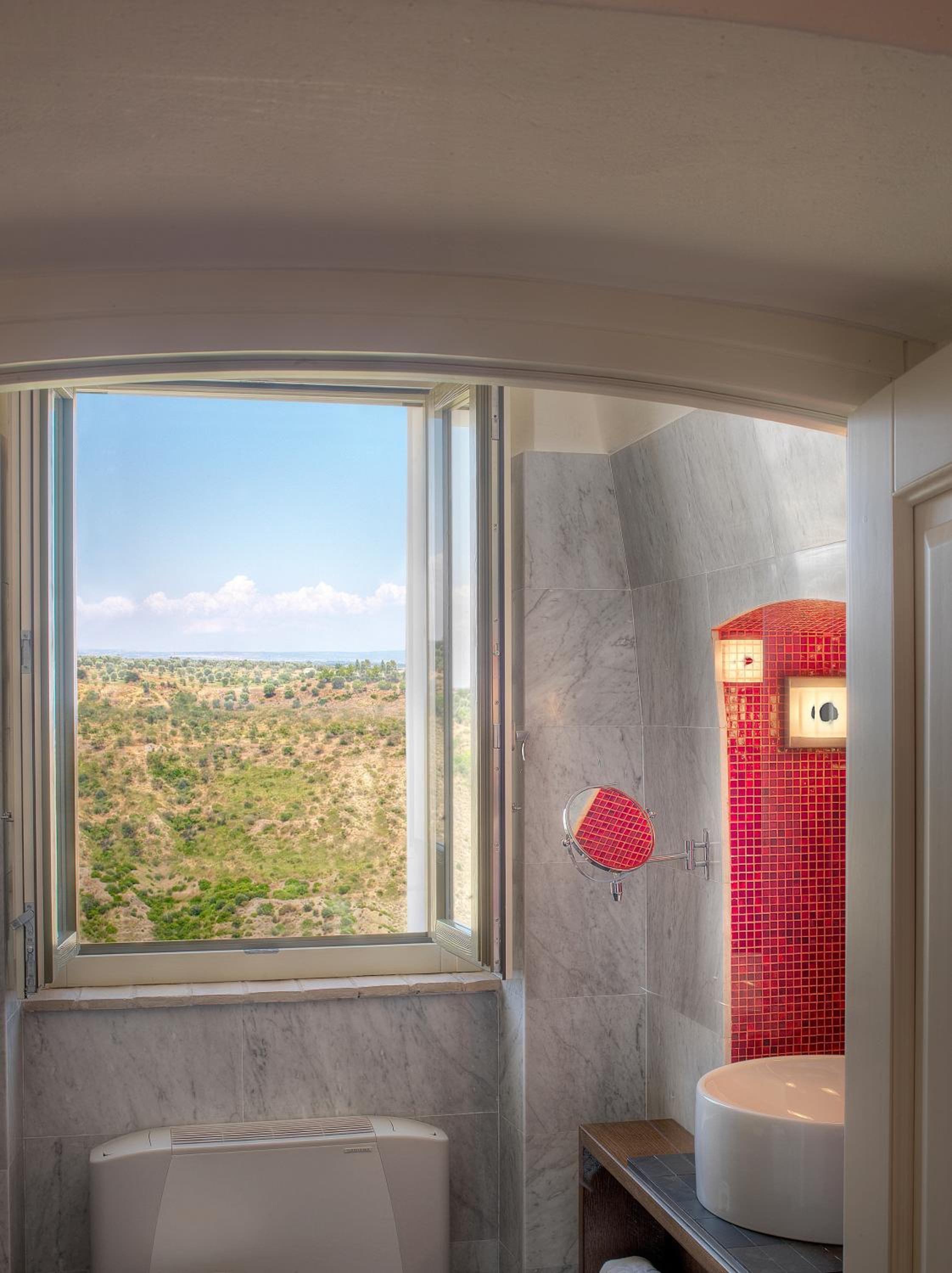 King Suite with Pool View - Photo 6