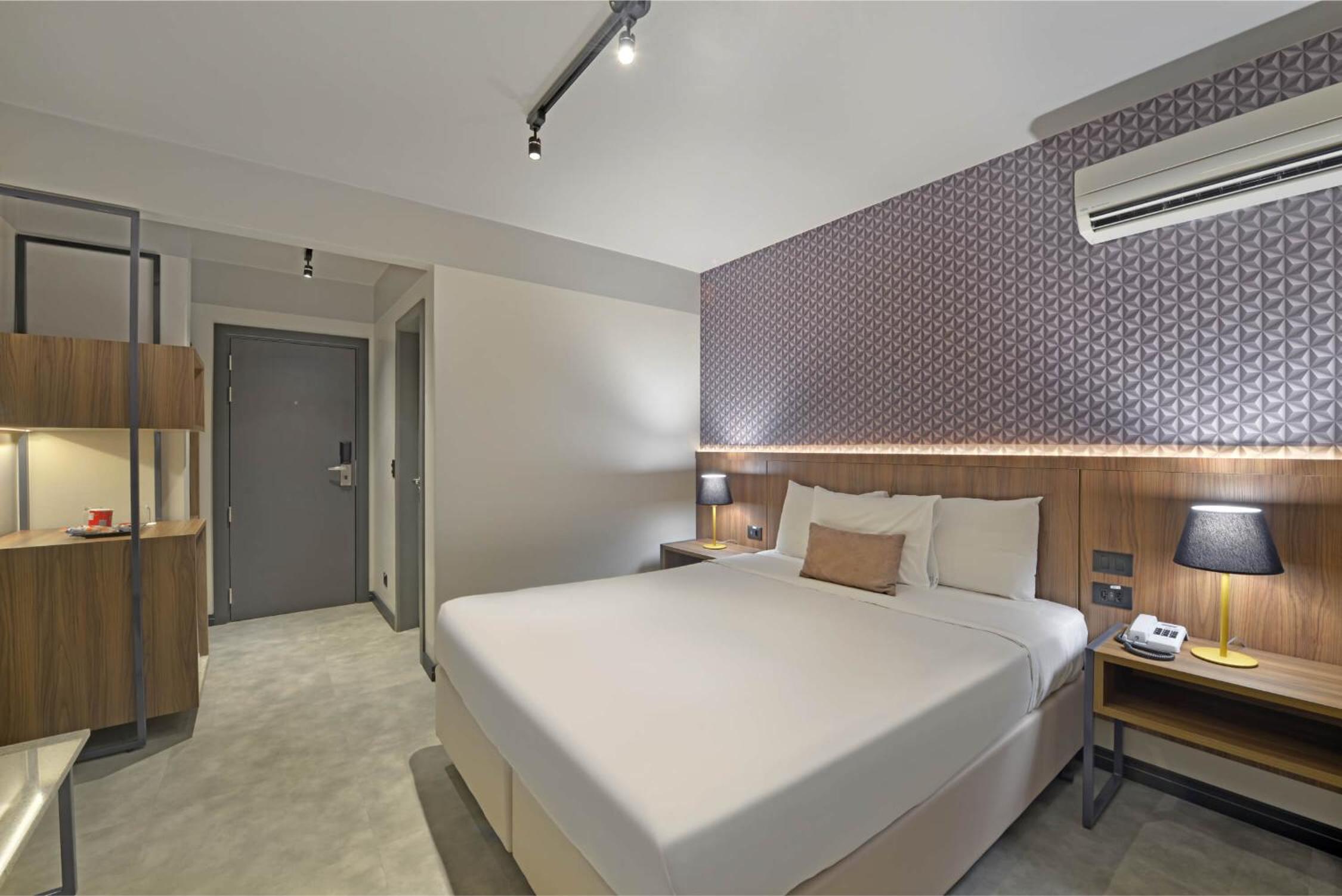 Standard Room with Double Bed photo 2