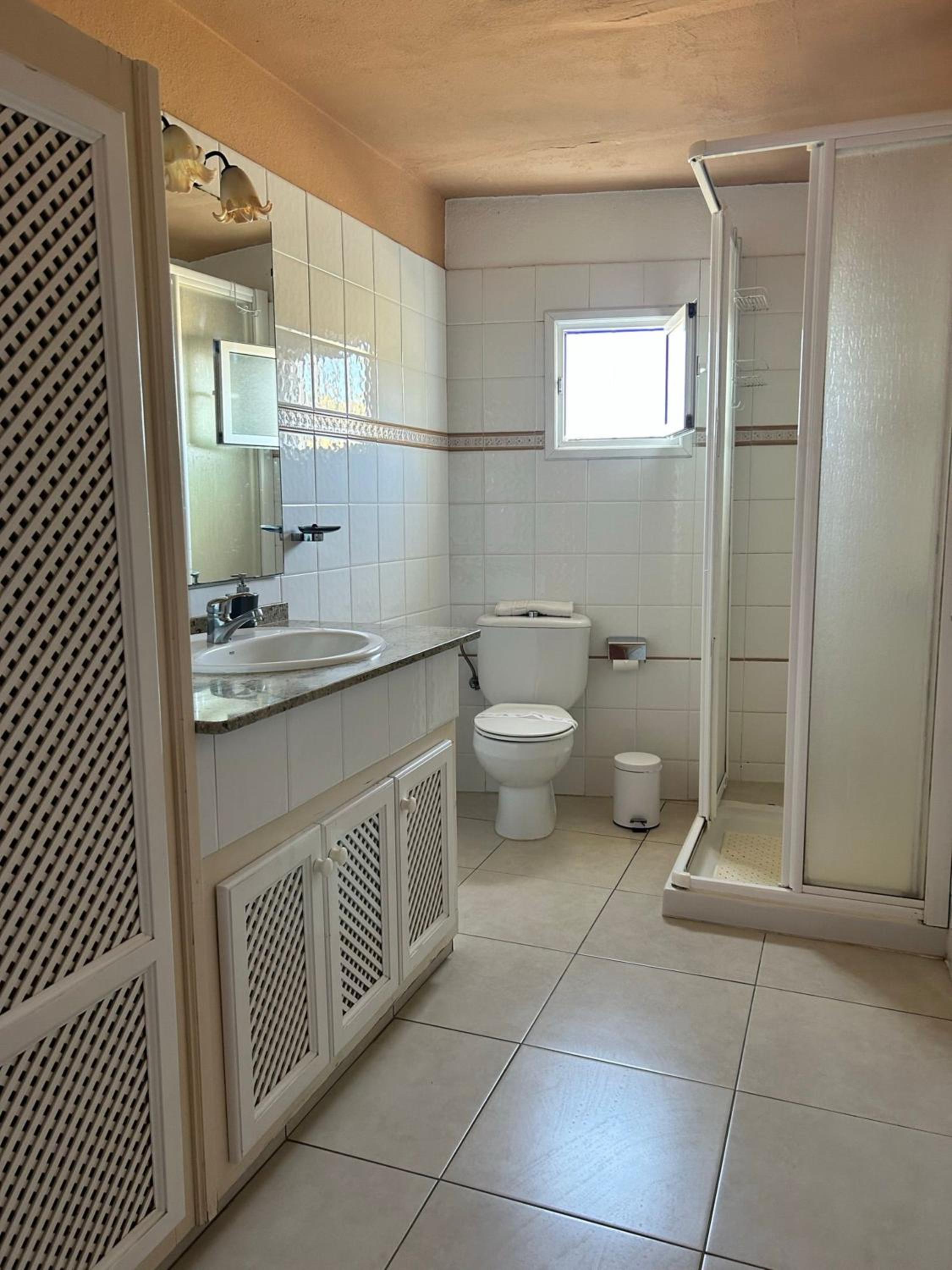 Two-Bedroom Deluxe Apartment with Garden View photo 2