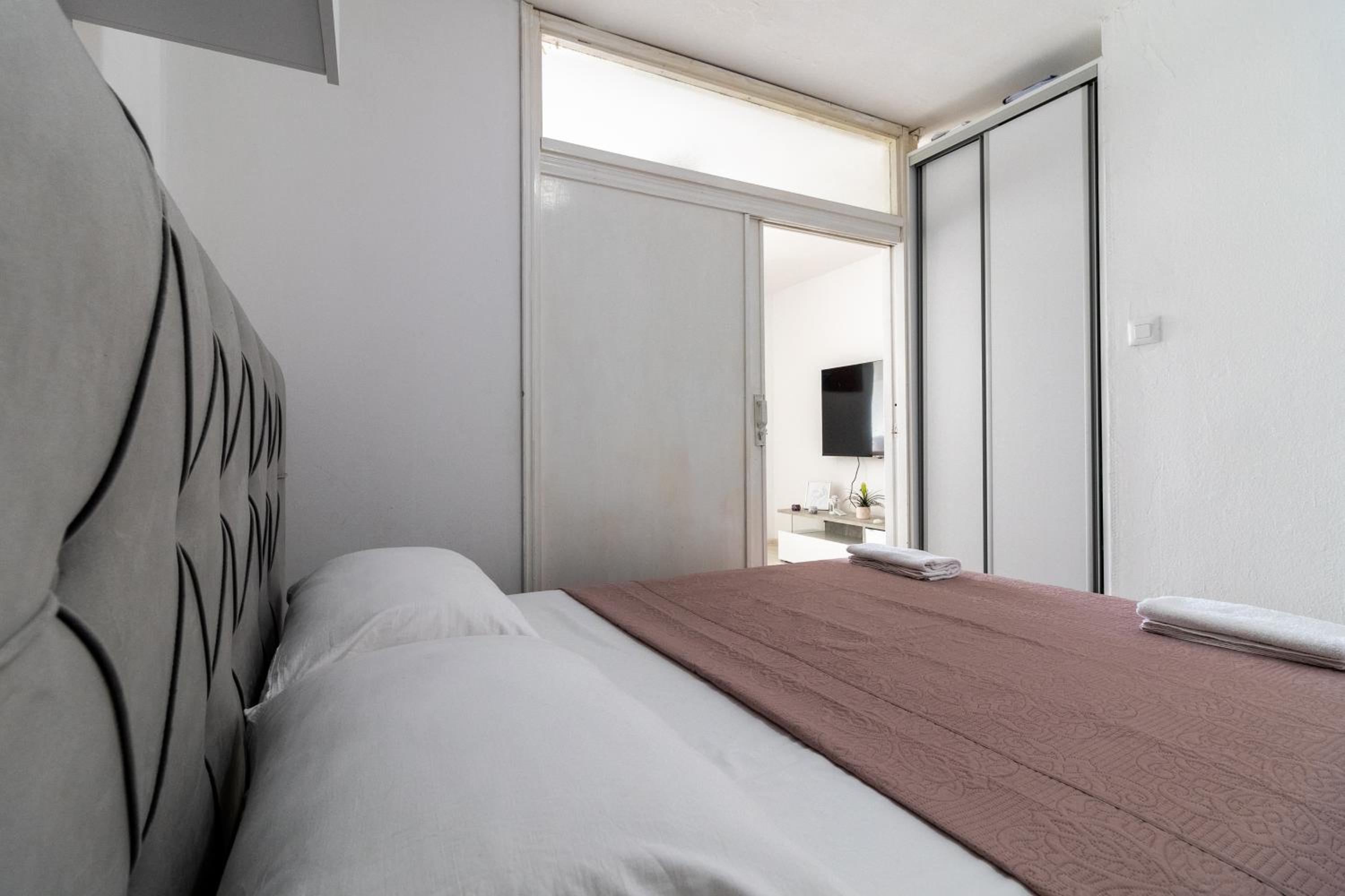 Two-Bedroom Apartment with Sea View photo 2