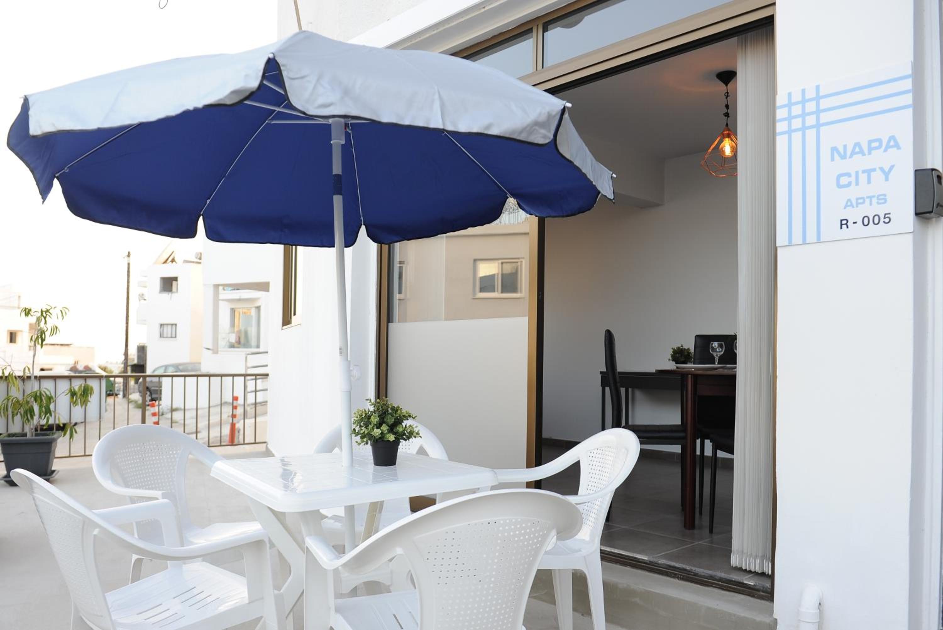Two-Bedroom Apartment with Terrace photo 2