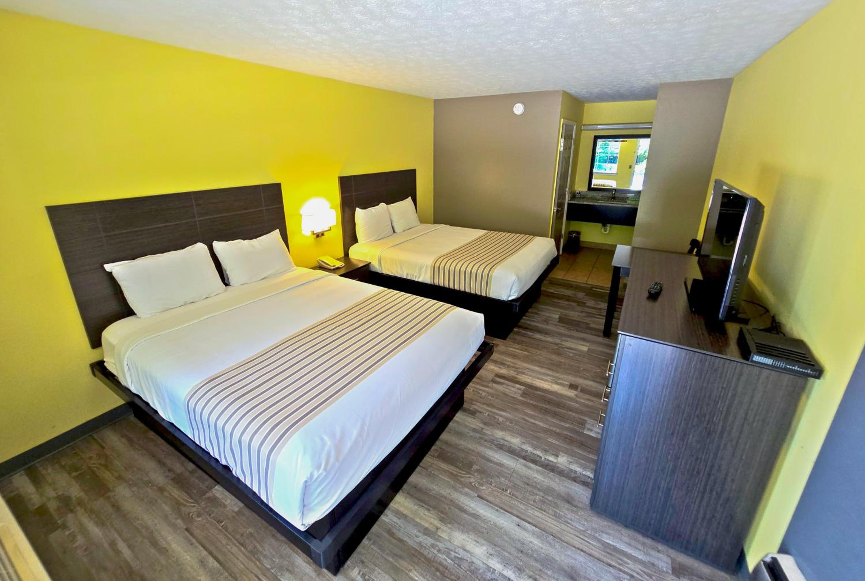 Double Room with Two Double Beds - Photo 1