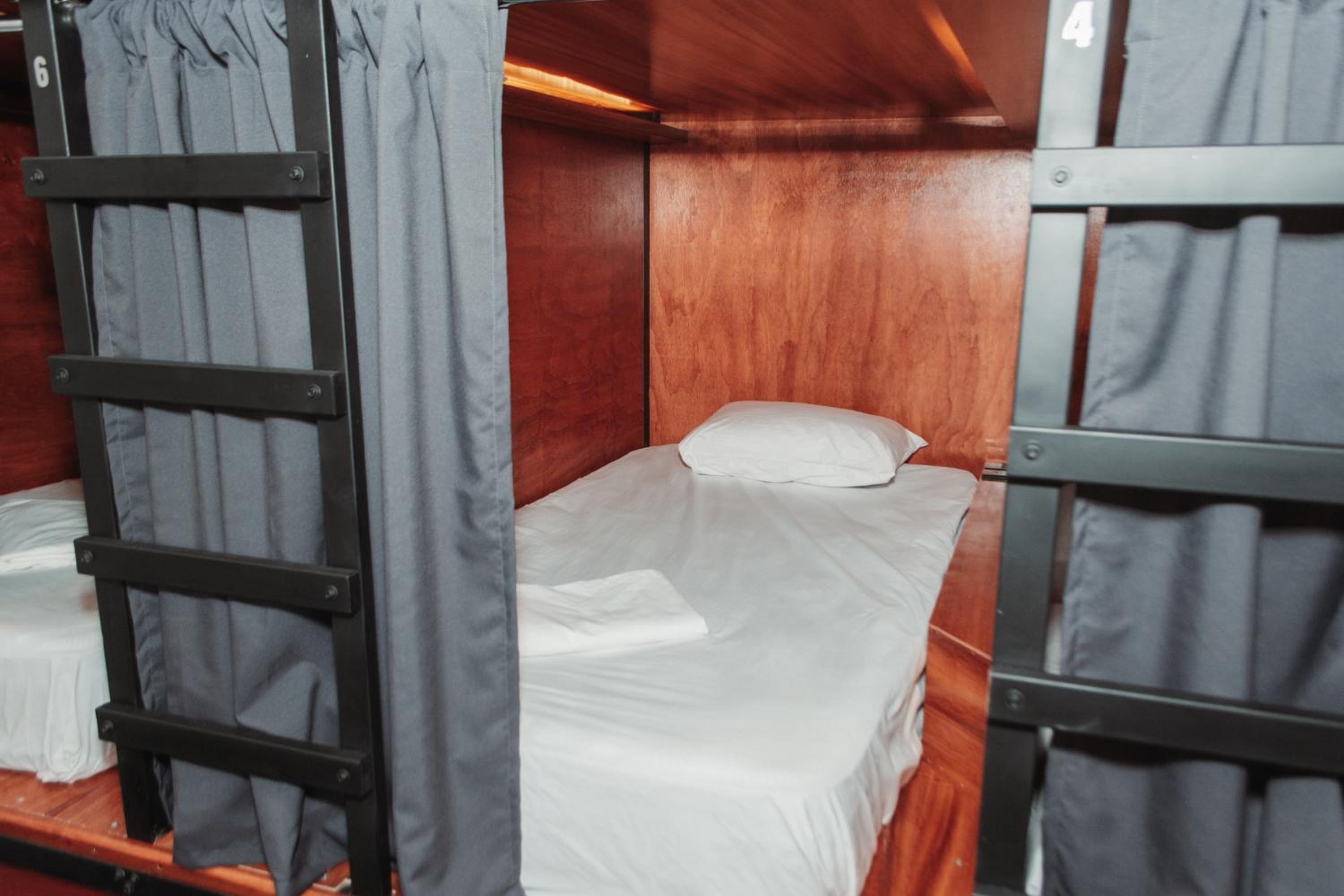 Bed in 6-Bed Mixed Dormitory Room photo 1
