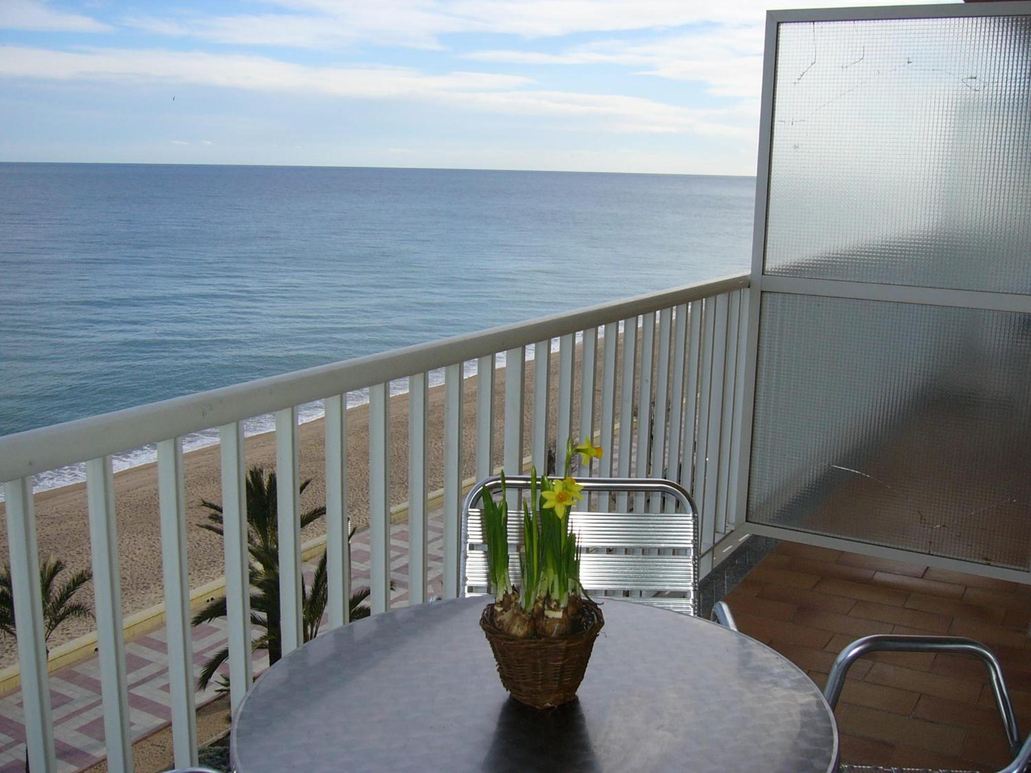 Family Apartment with Sea View and Balcony ( 2 Adults + 2 Children), photo 6