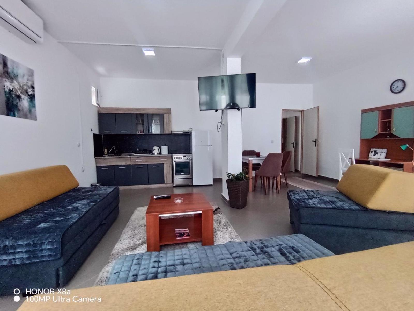 Large Double Room photo 3