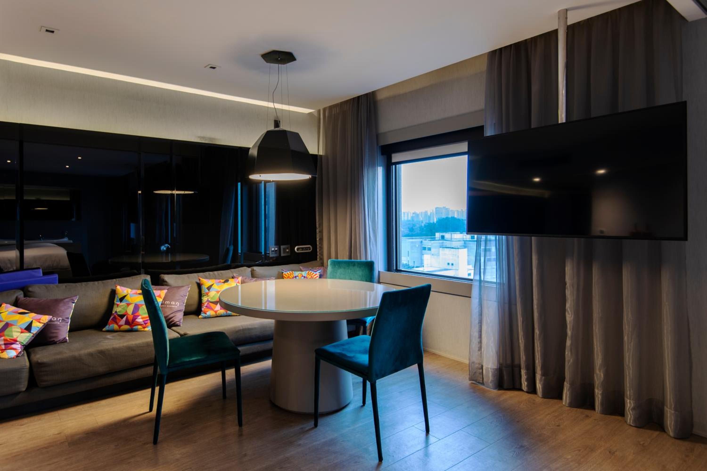 Pullman Queen Suite By Trousseau with View