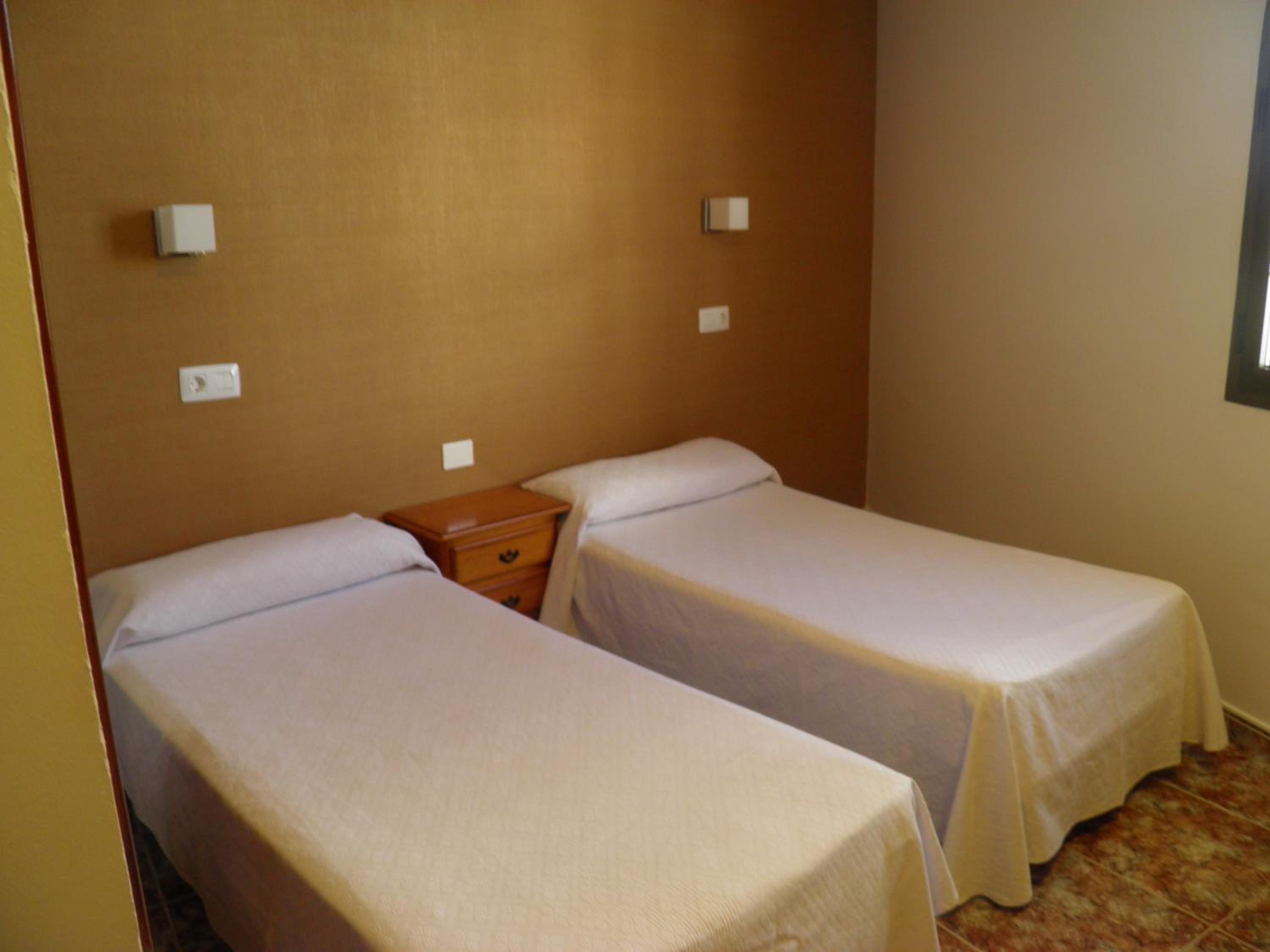 Twin Room - Photo 1