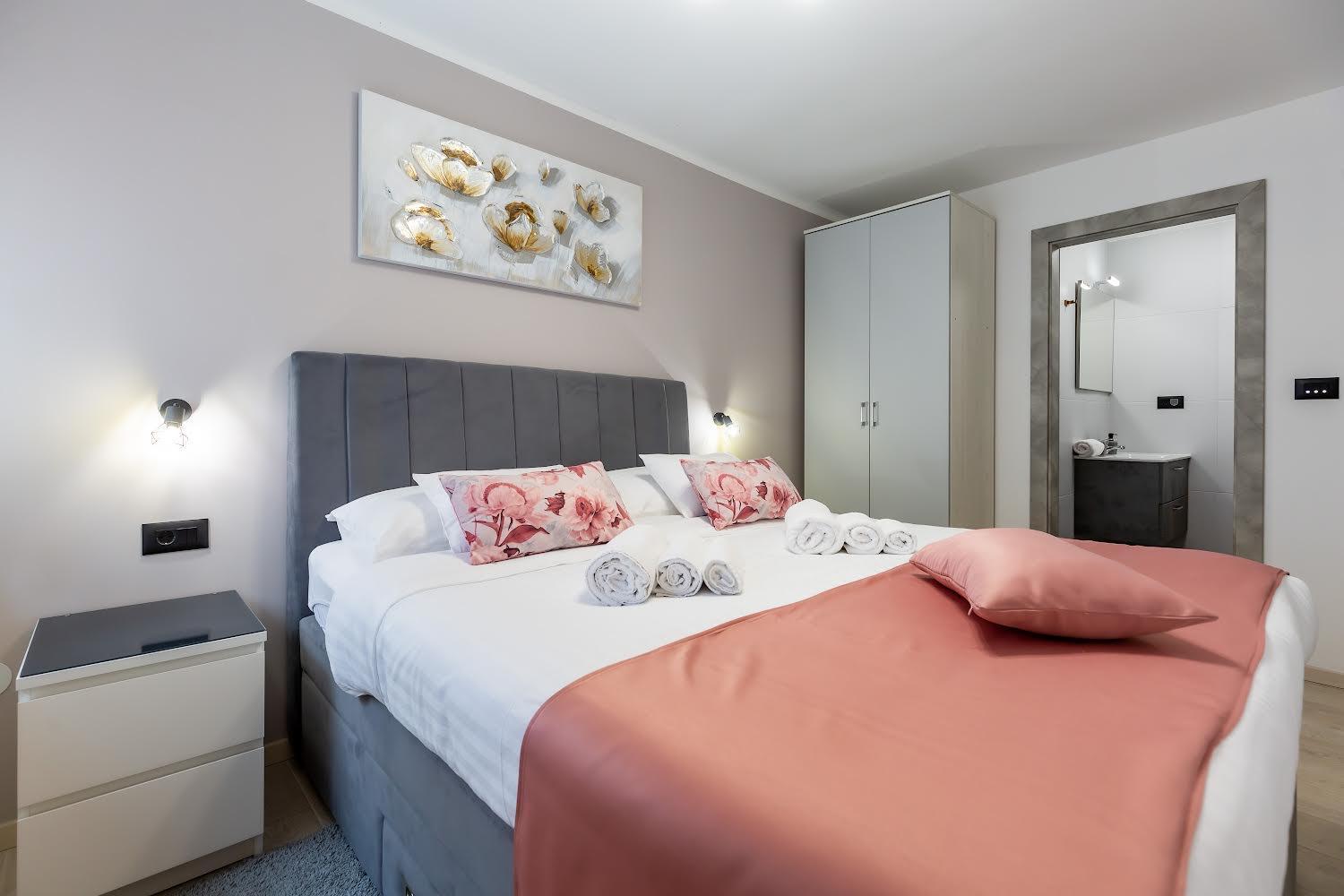 One-Bedroom Apartment - Photo 10