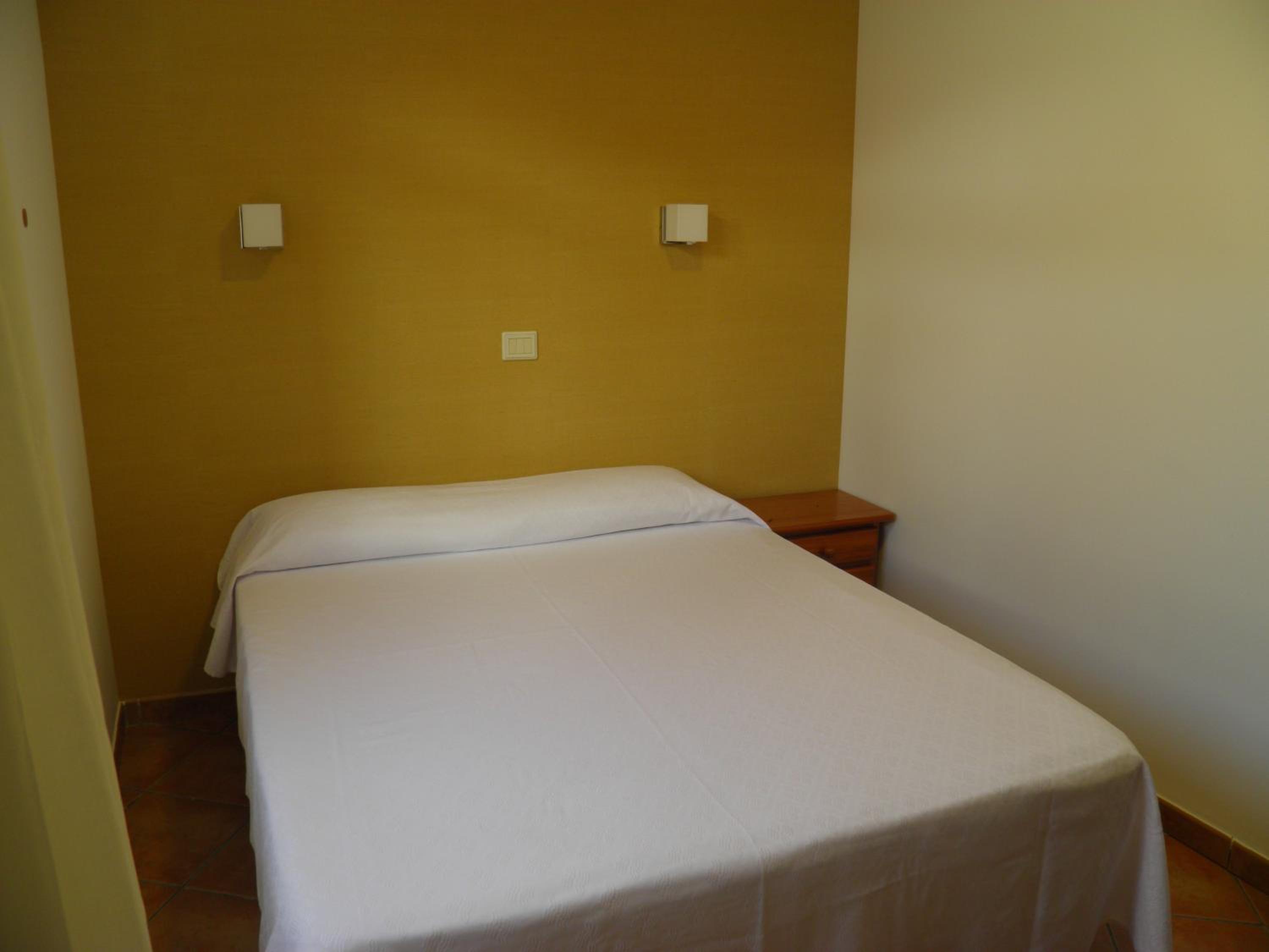 Twin Room - Photo 2