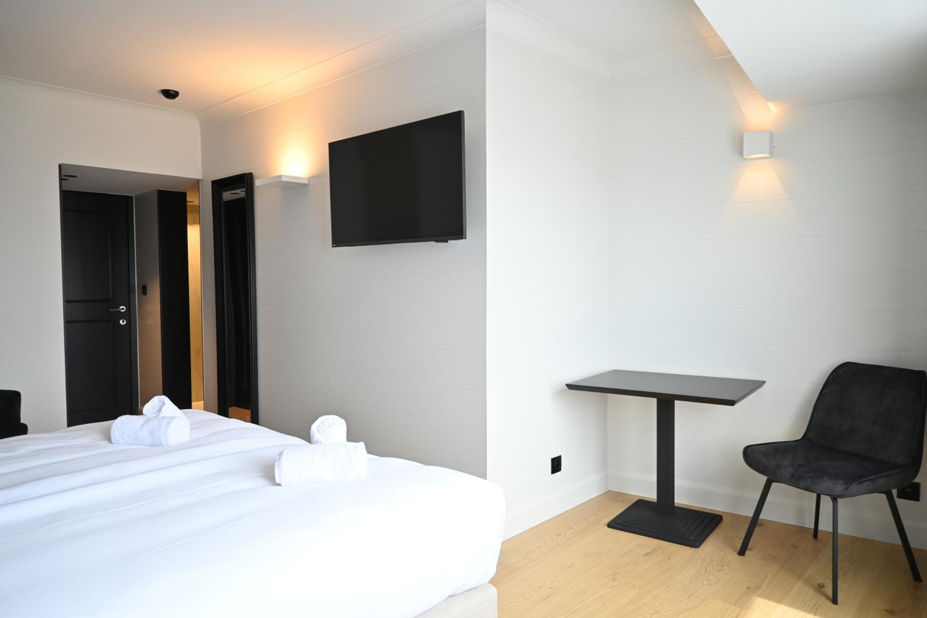 Deluxe Queen Room photo 2