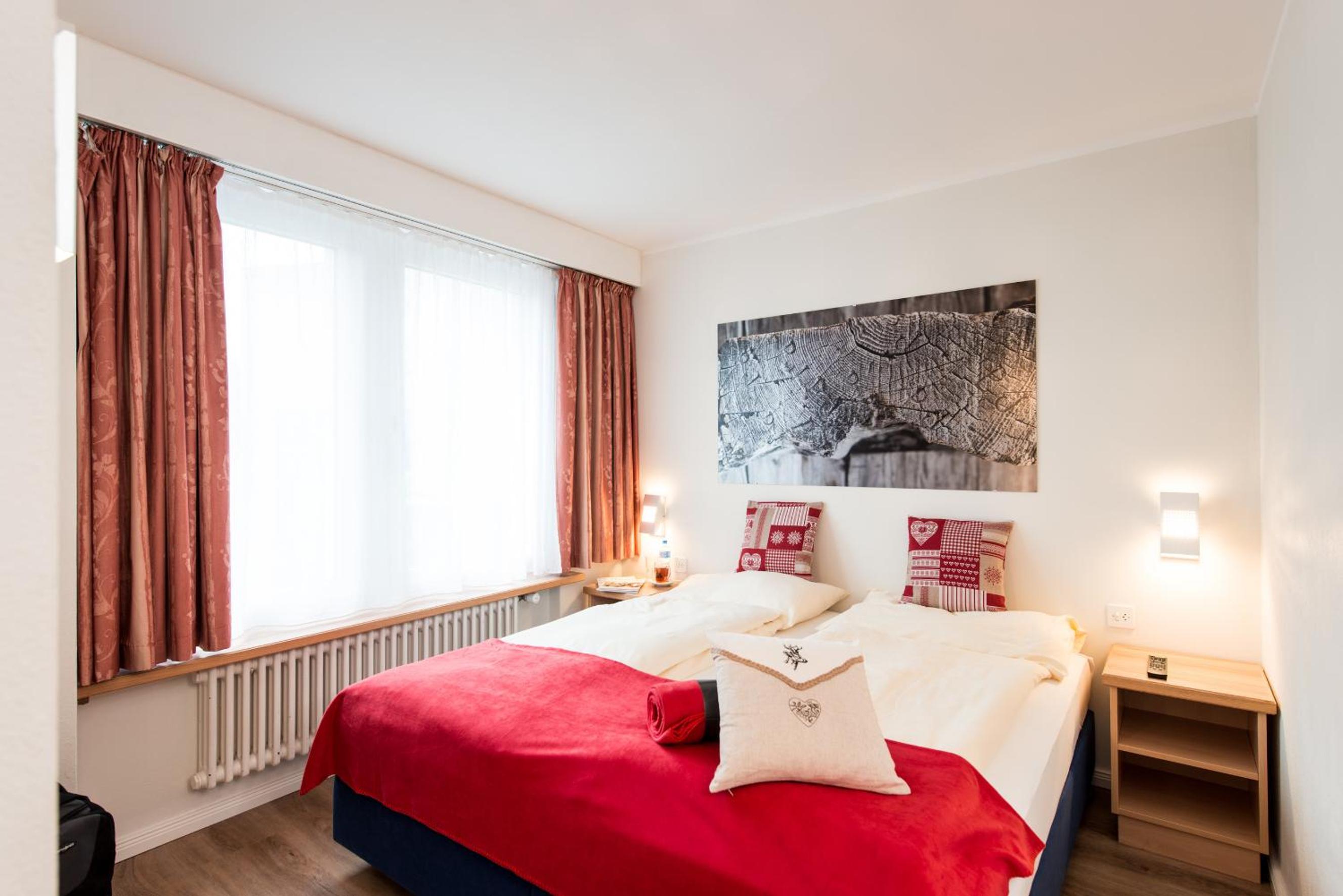 Twin Room - Photo 12