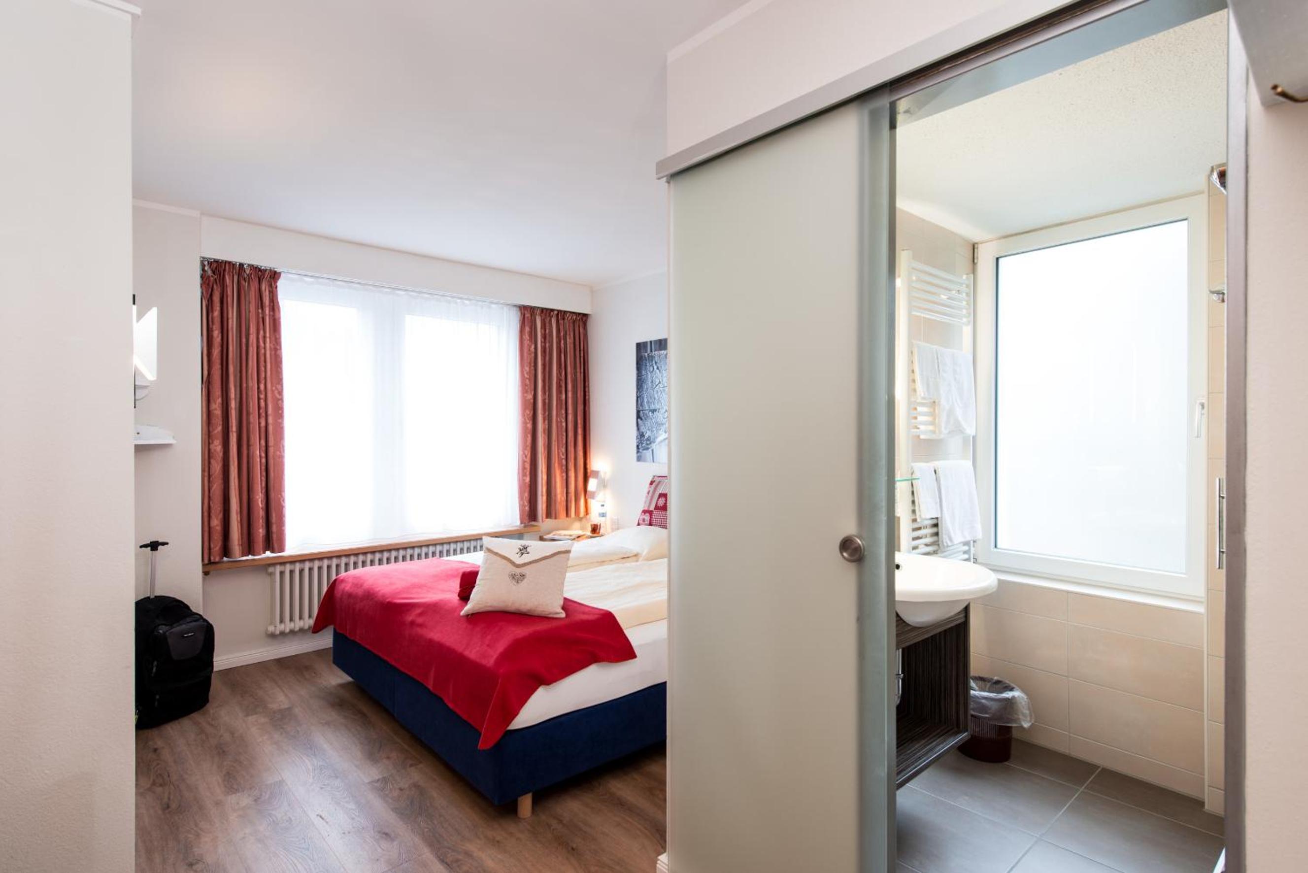 Twin Room - Photo 6