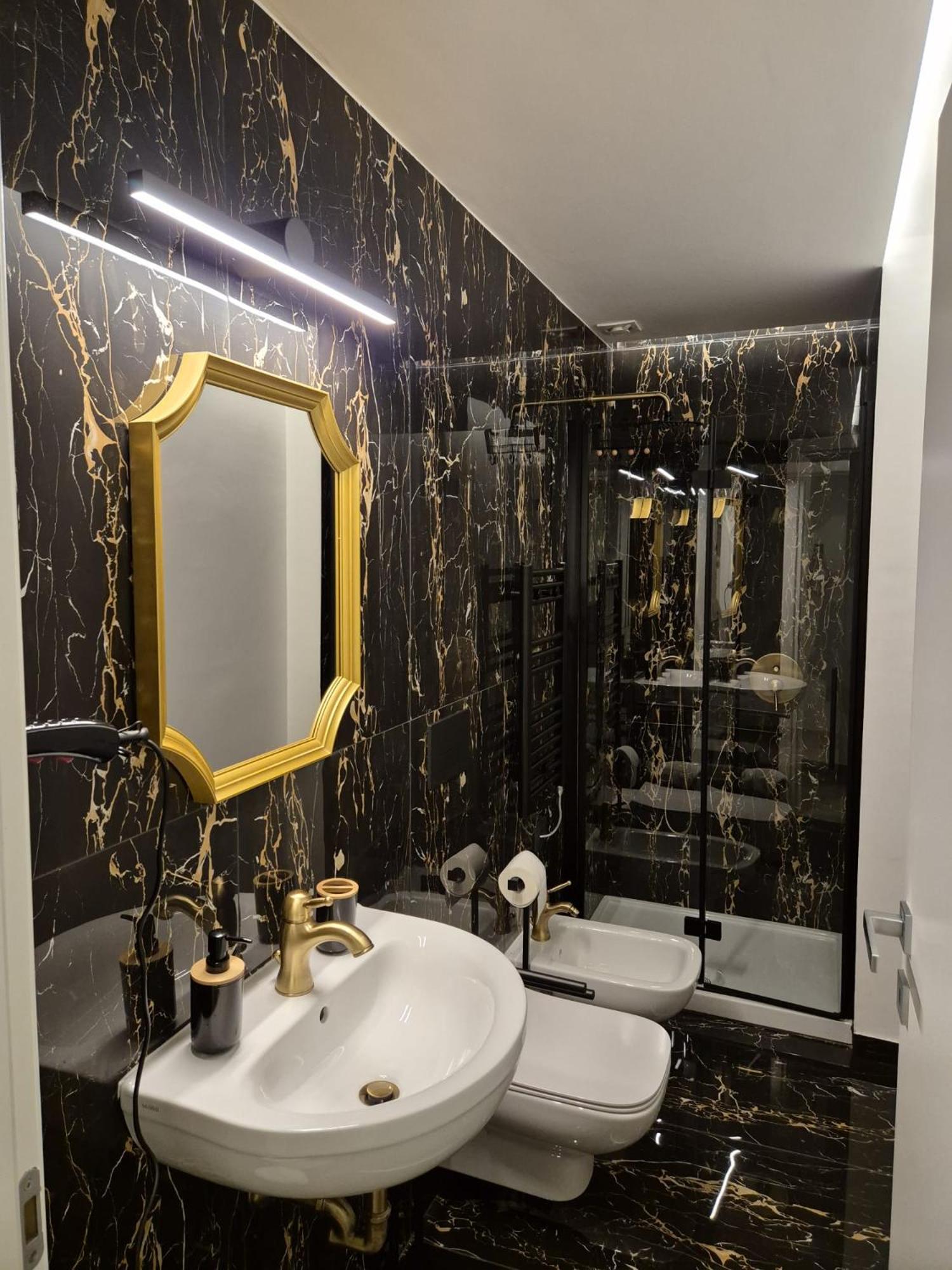 Double Room with Private External Bathroom photo 2