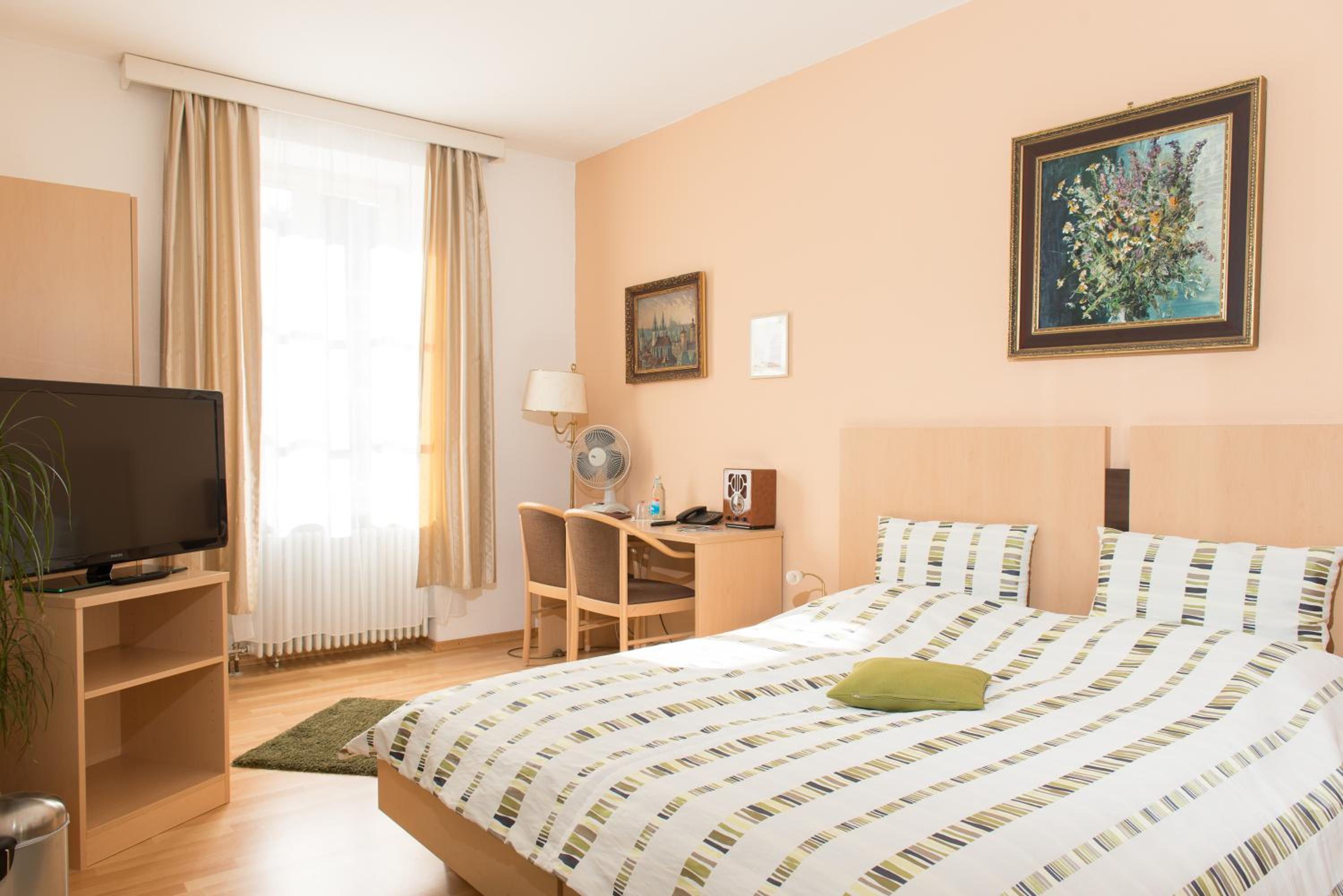 Double Room - Photo 1