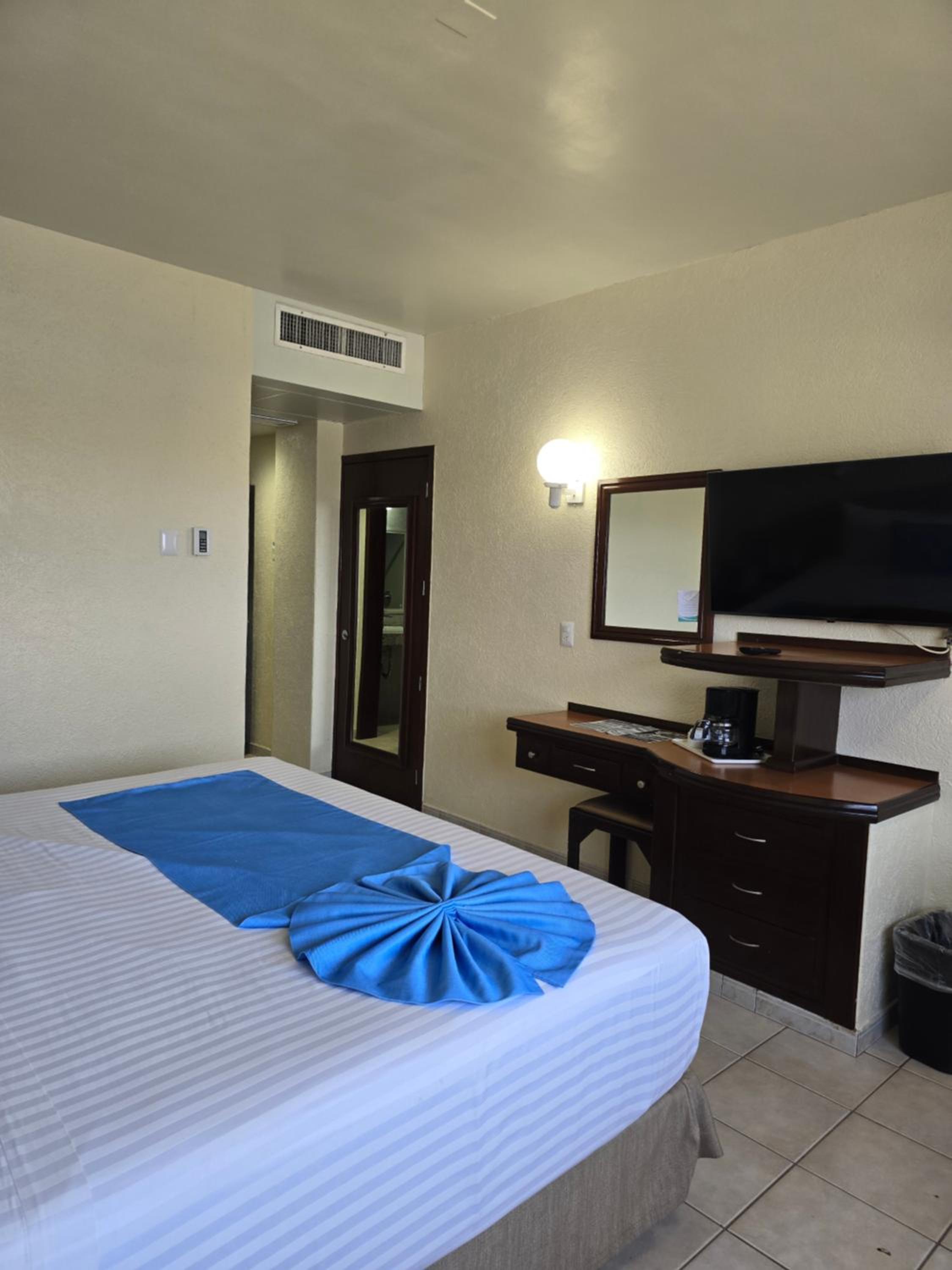 Standard King Room photo 1