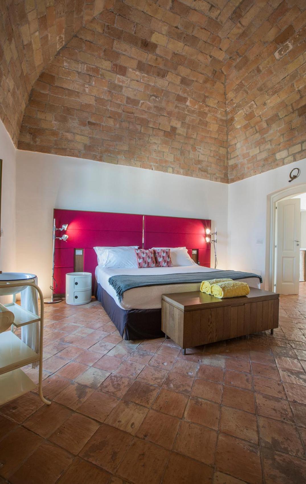King Suite with Pool View - Photo 4