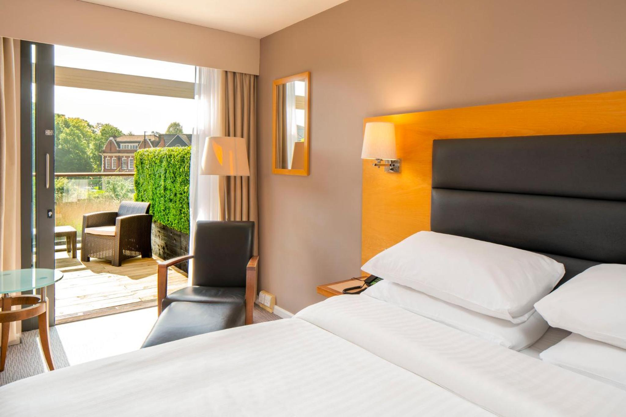 Premium King Room with Balcony and Canal View - Photo 19