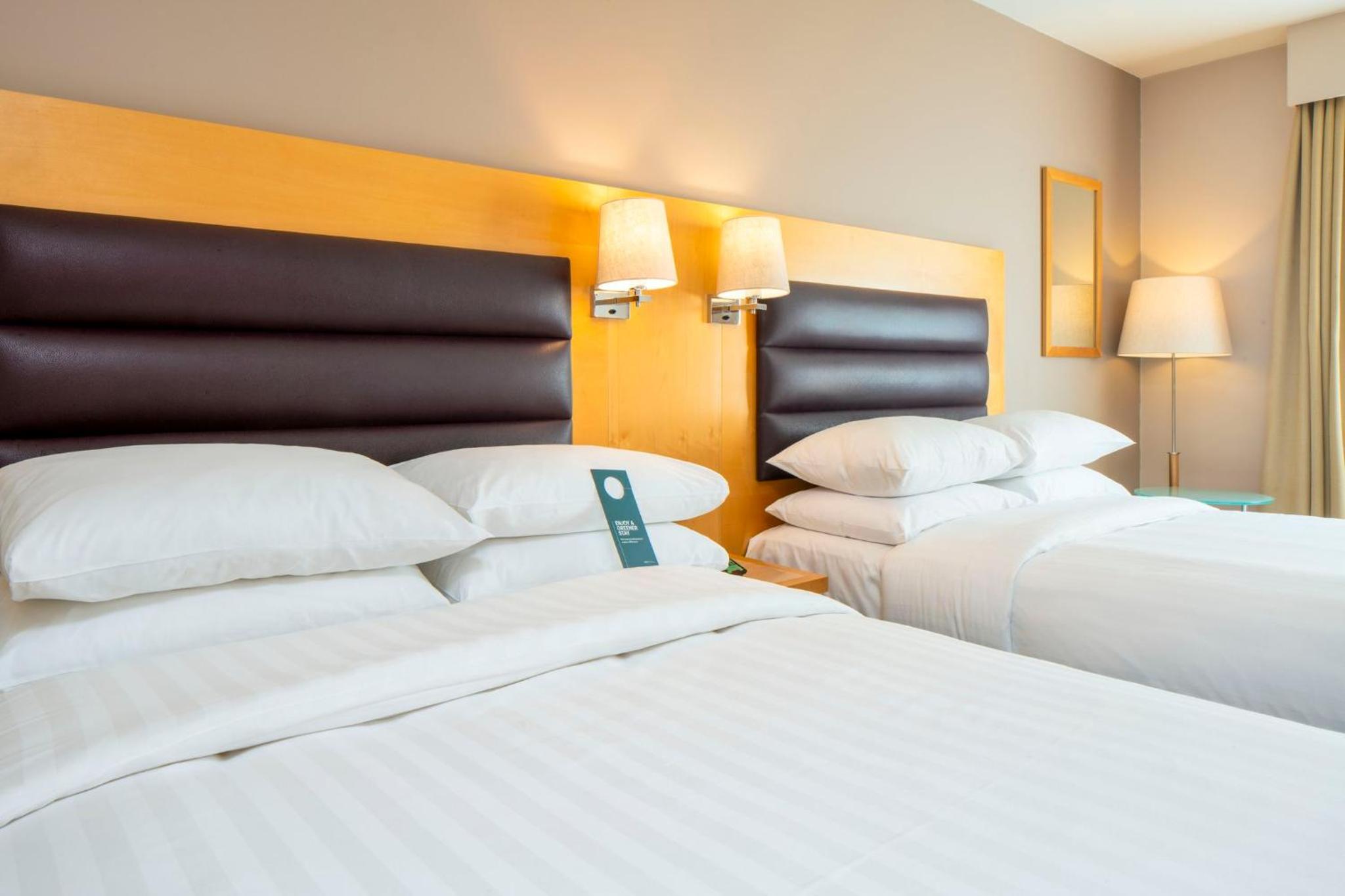 Standard Double Room with Two Double Beds - Photo 22